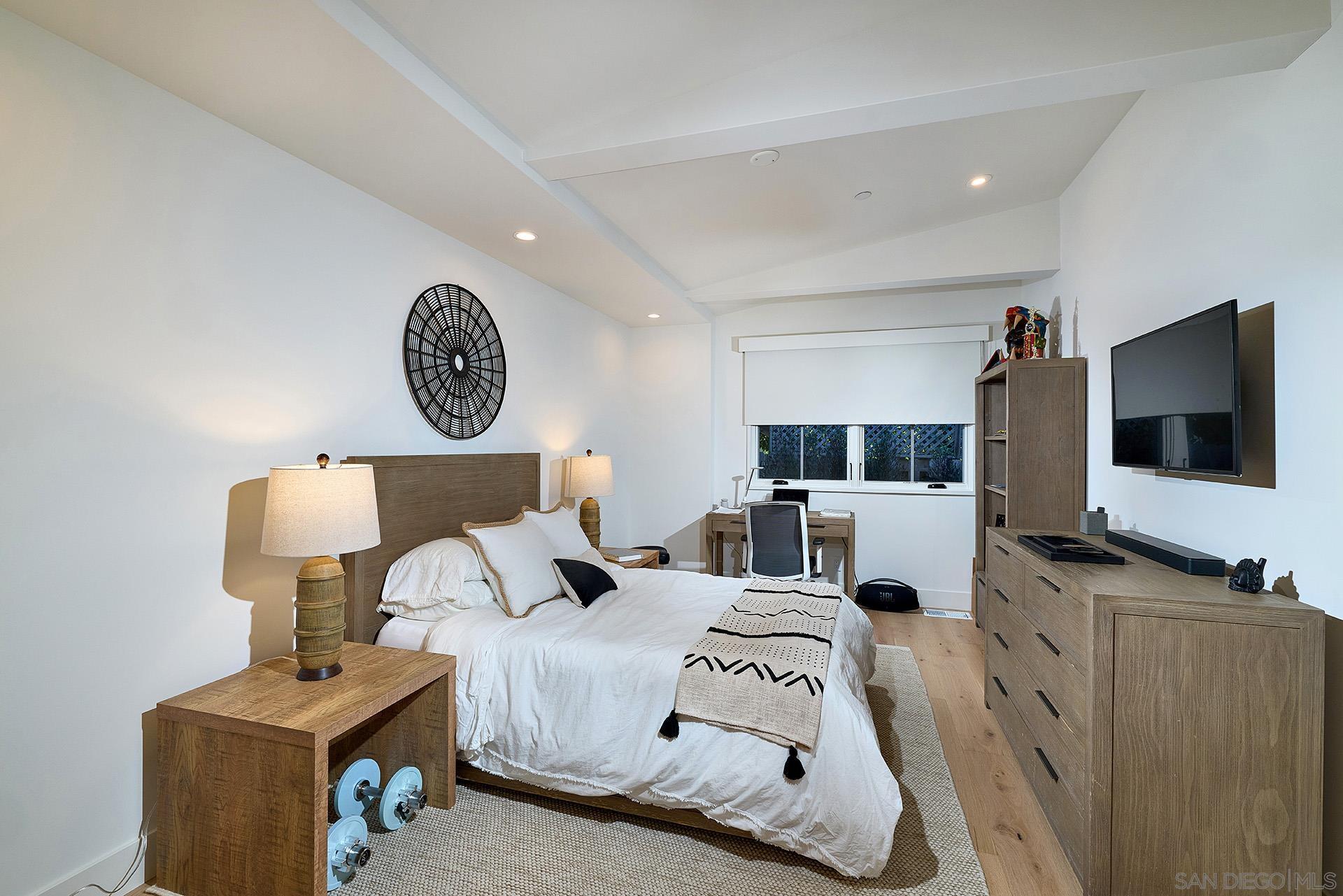 Detail Gallery Image 27 of 43 For 181 S Nardo, Solana Beach,  CA 92075 - 5 Beds | 4/1 Baths