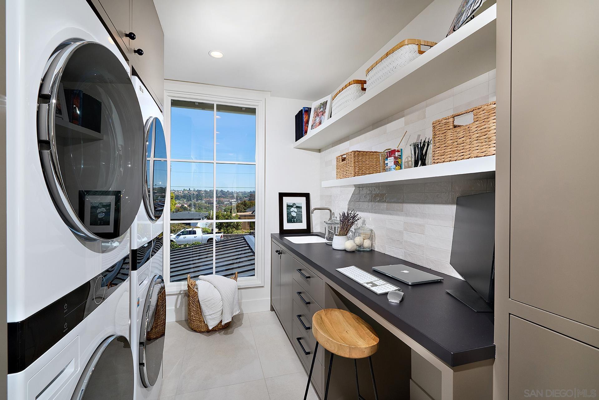 Detail Gallery Image 30 of 43 For 181 S Nardo, Solana Beach,  CA 92075 - 5 Beds | 4/1 Baths