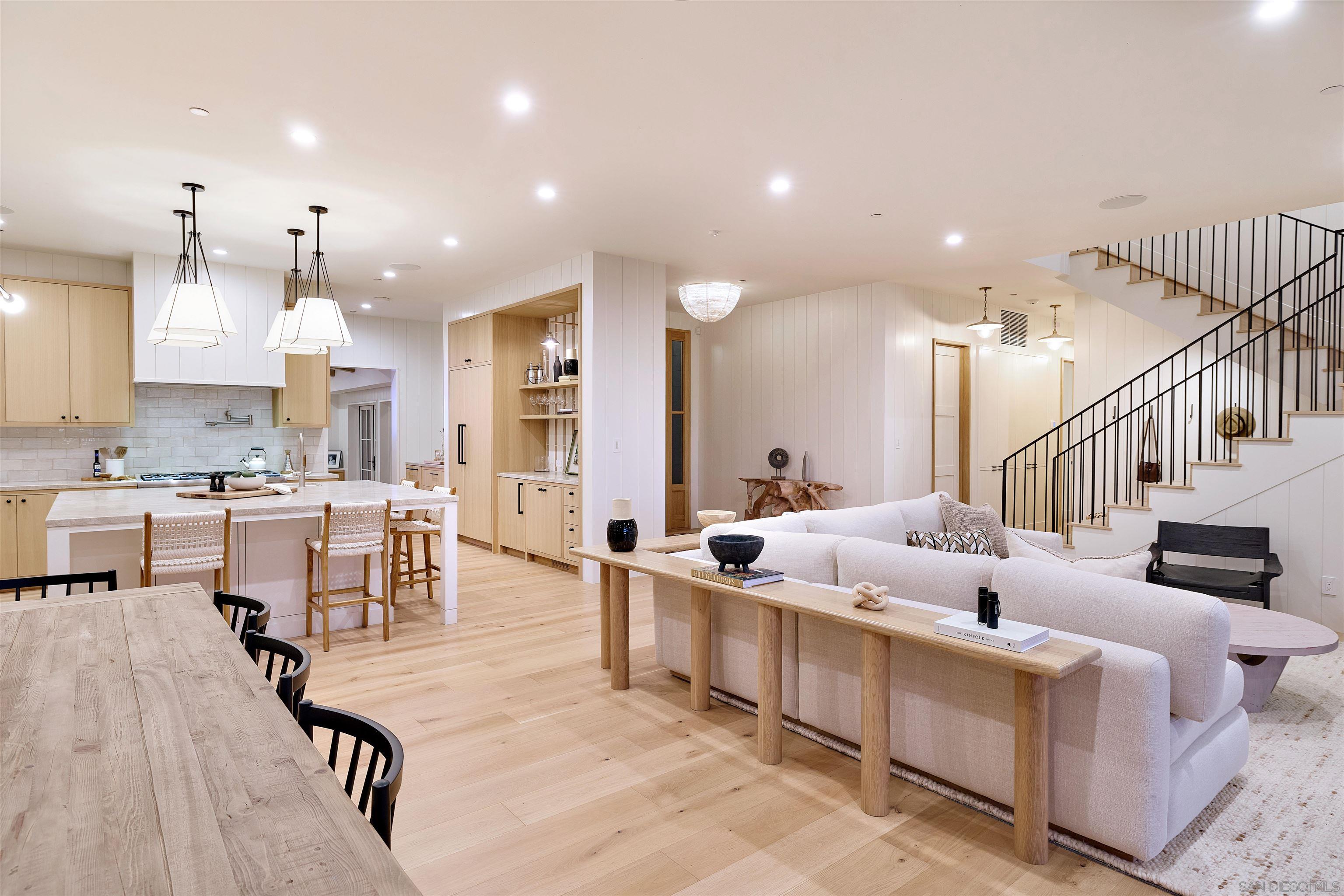 Detail Gallery Image 10 of 43 For 181 S Nardo, Solana Beach,  CA 92075 - 5 Beds | 4/1 Baths