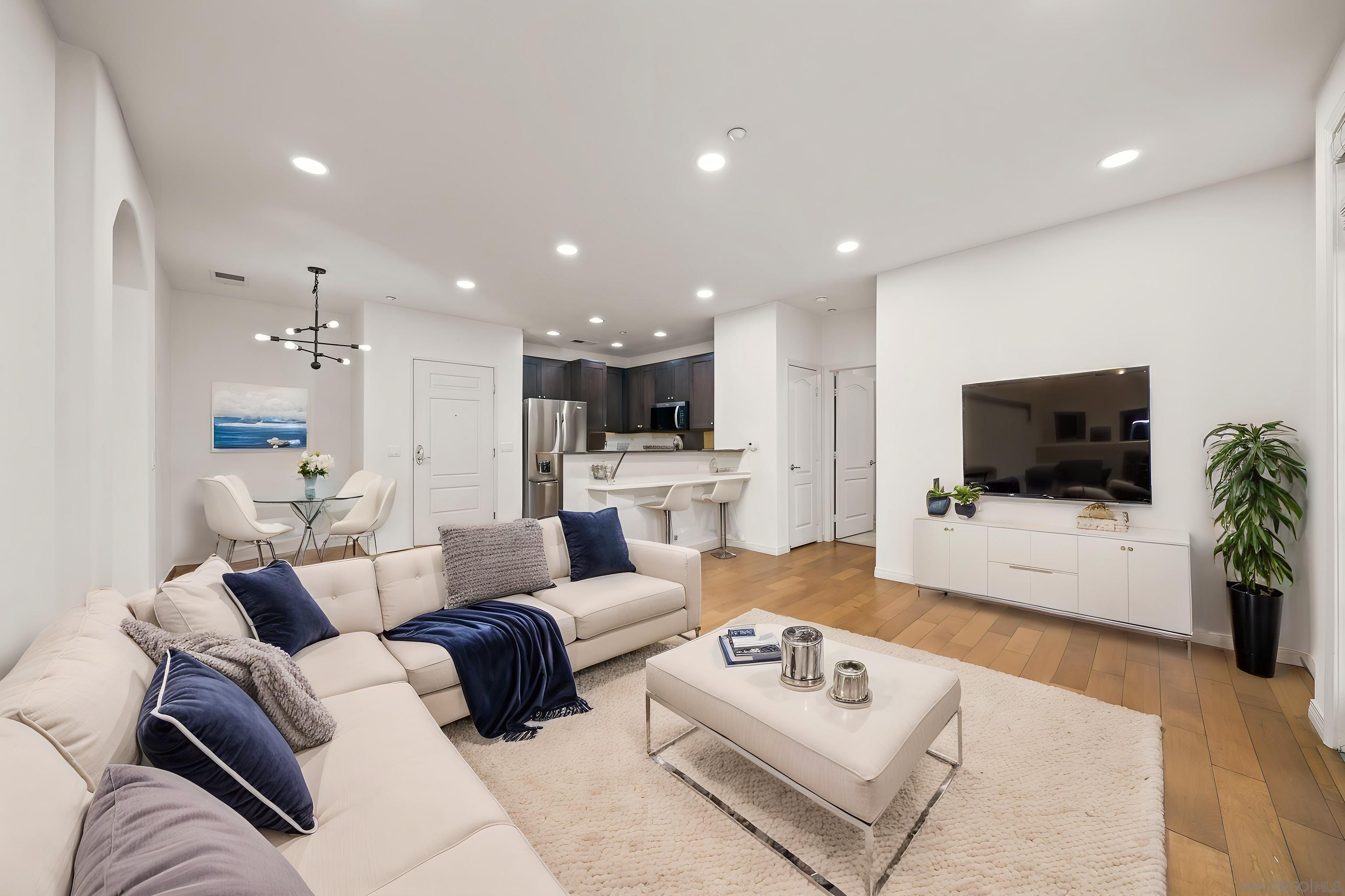 Front Image Thumbnail for SD260006723