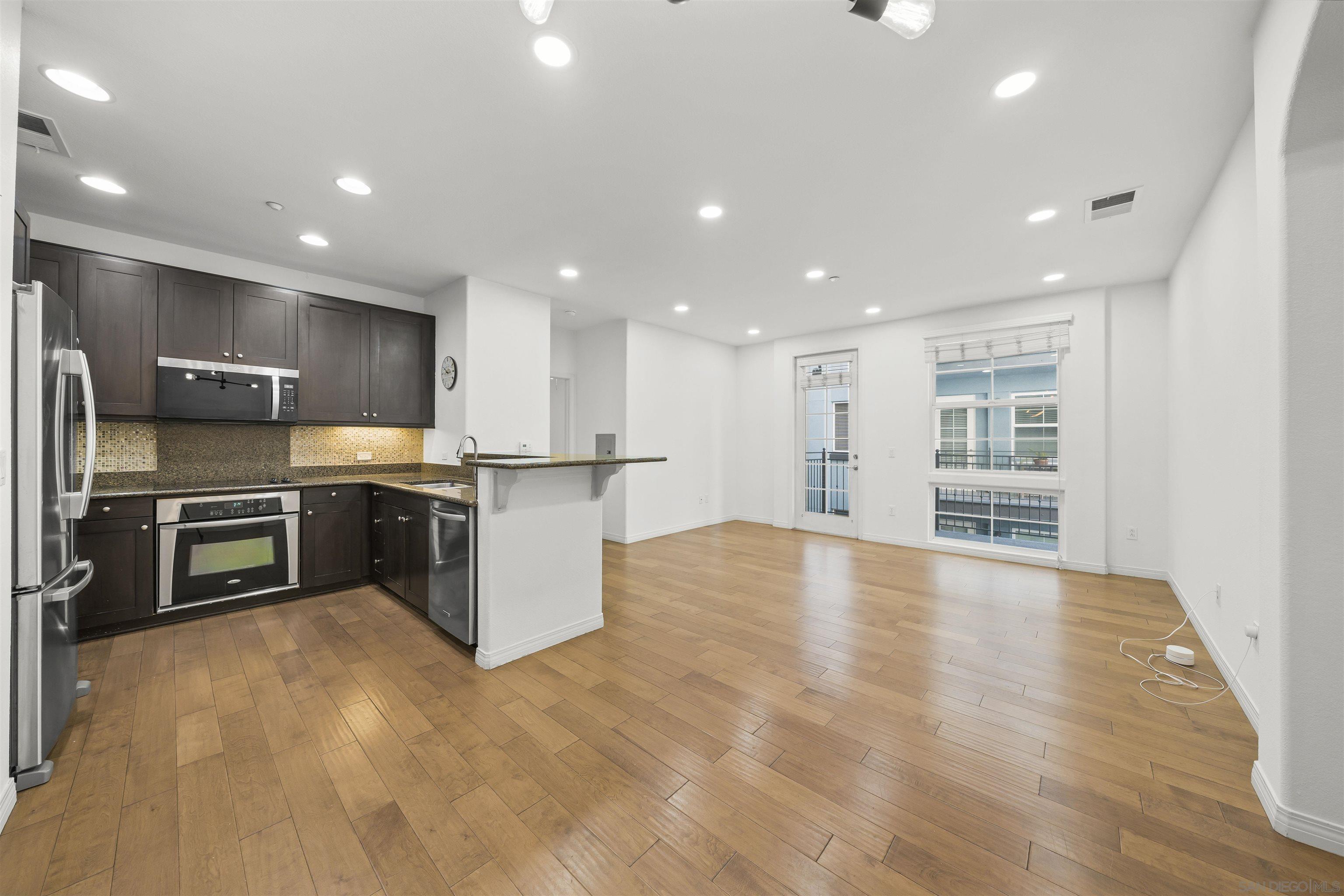 Detail Gallery Image 6 of 35 For 3957  30th St  #320,  San Diego,  CA 92104 - 2 Beds | 2 Baths