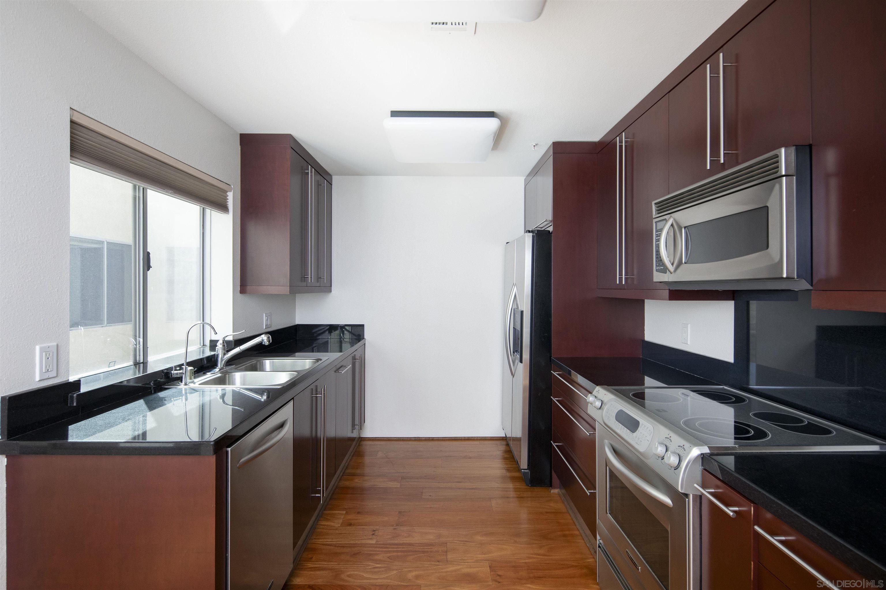 Detail Gallery Image 15 of 45 For 1943  India St  401, San Diego,  CA 92101 - 2 Beds | 2/1 Baths