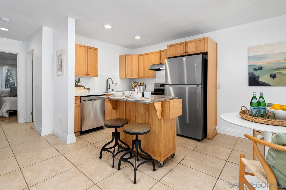 Detail Gallery Image 15 of 22 For 2850  Reynard Way  #11,  San Diego,  CA 92103 - 2 Beds | 1 Baths