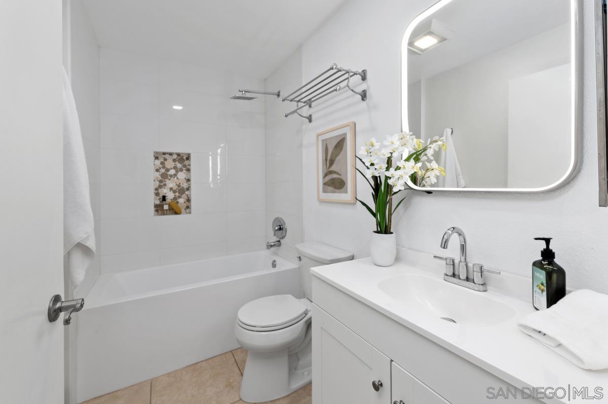 Detail Gallery Image 18 of 22 For 2850  Reynard Way  #11,  San Diego,  CA 92103 - 2 Beds | 1 Baths