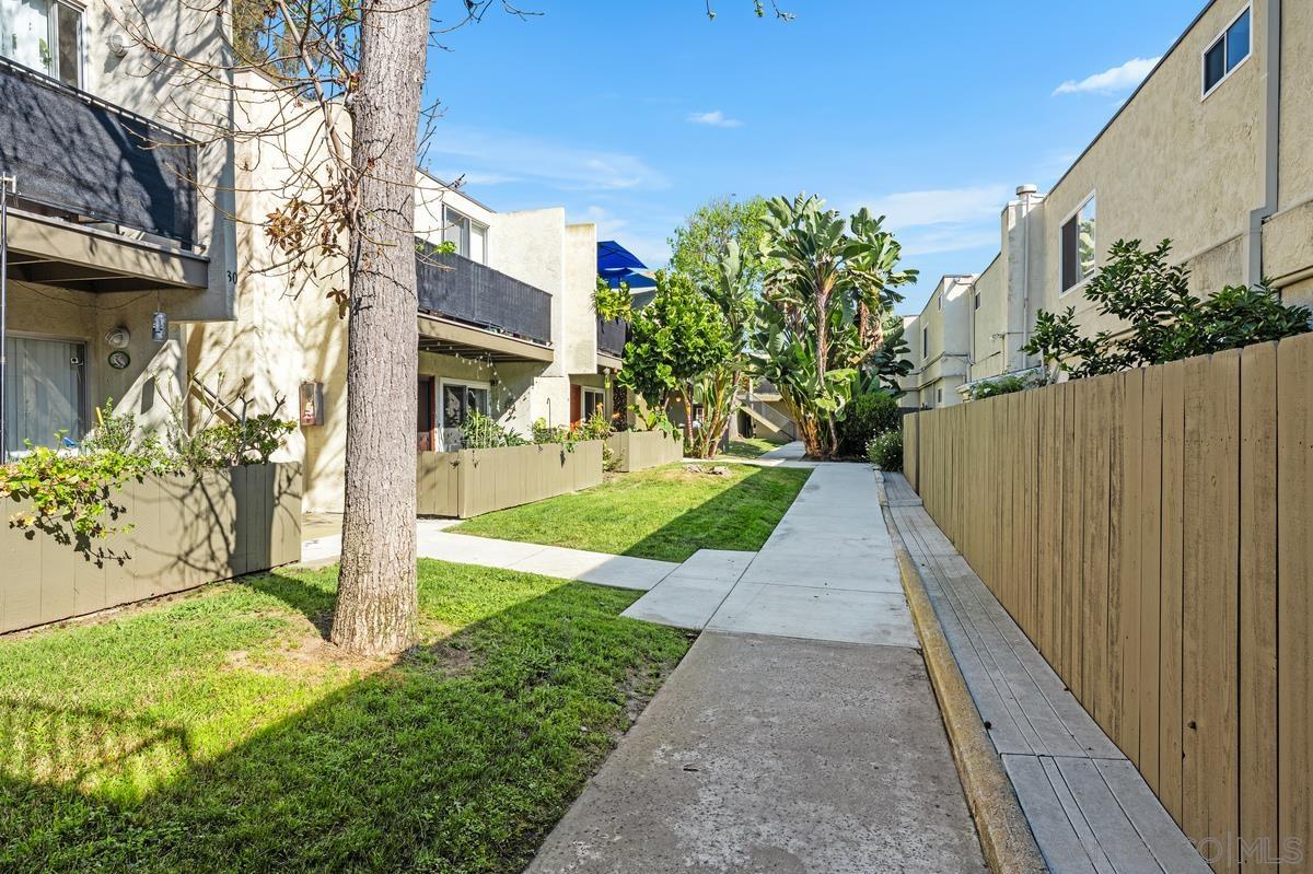 Detail Gallery Image 3 of 22 For 2850  Reynard Way  #11,  San Diego,  CA 92103 - 2 Beds | 1 Baths