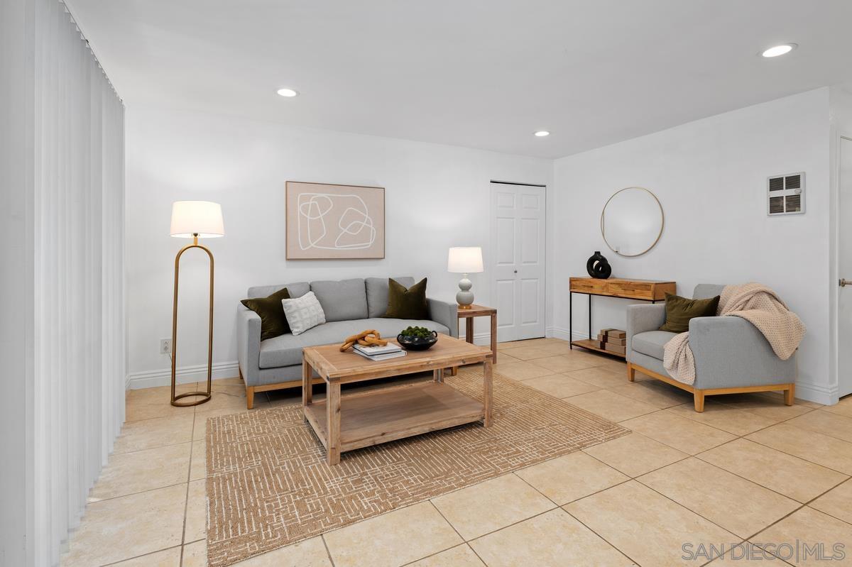 Detail Gallery Image 10 of 22 For 2850  Reynard Way  #11,  San Diego,  CA 92103 - 2 Beds | 1 Baths