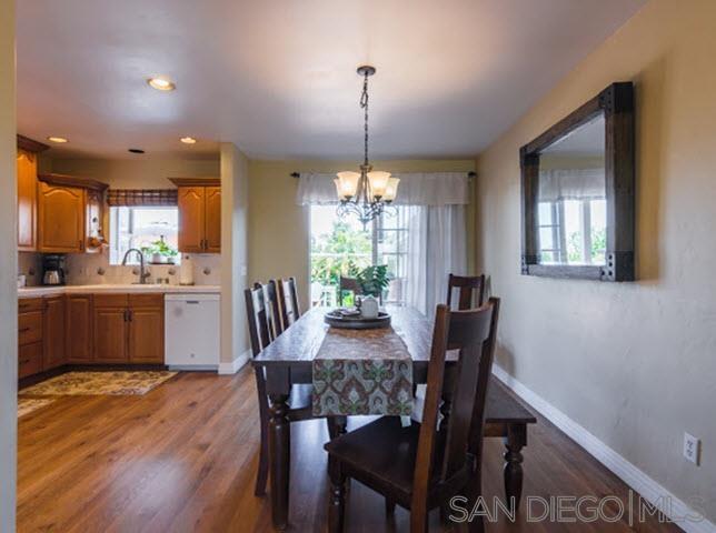 Detail Gallery Image 5 of 24 For 1566  Santa Barbara, San Diego,  CA 92107 - 4 Beds | 3 Baths