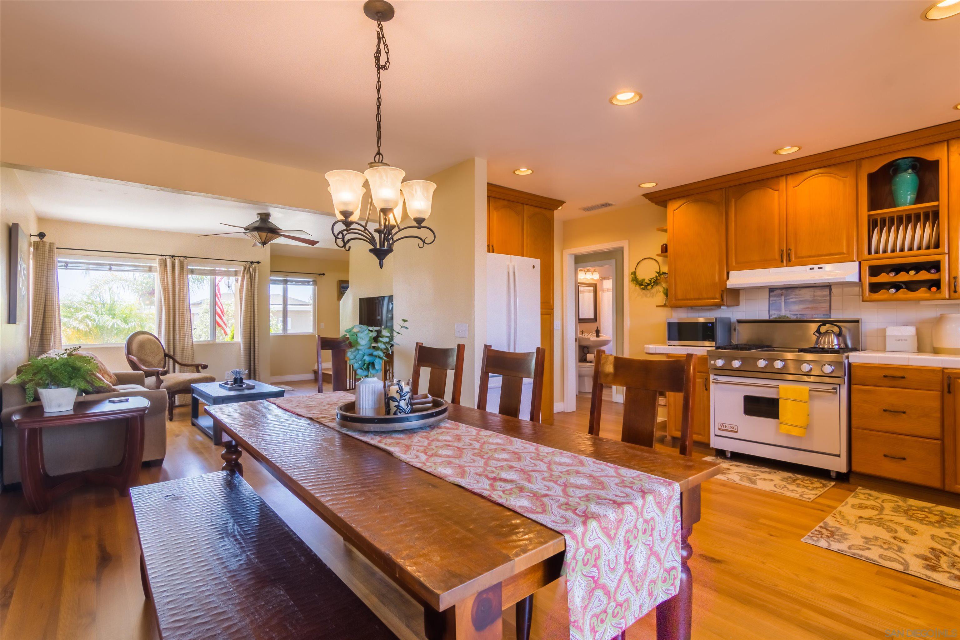 Detail Gallery Image 6 of 24 For 1566  Santa Barbara, San Diego,  CA 92107 - 4 Beds | 3 Baths