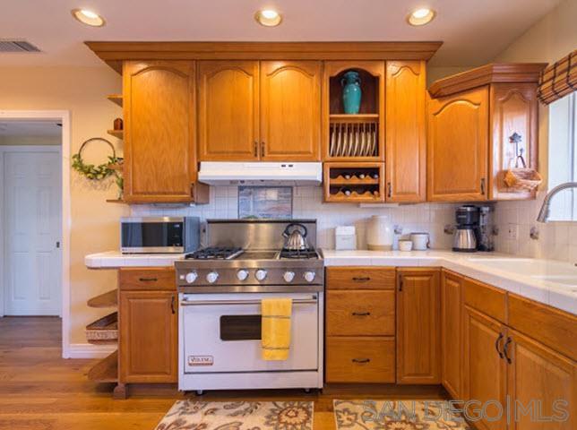 Detail Gallery Image 7 of 24 For 1566  Santa Barbara, San Diego,  CA 92107 - 4 Beds | 3 Baths