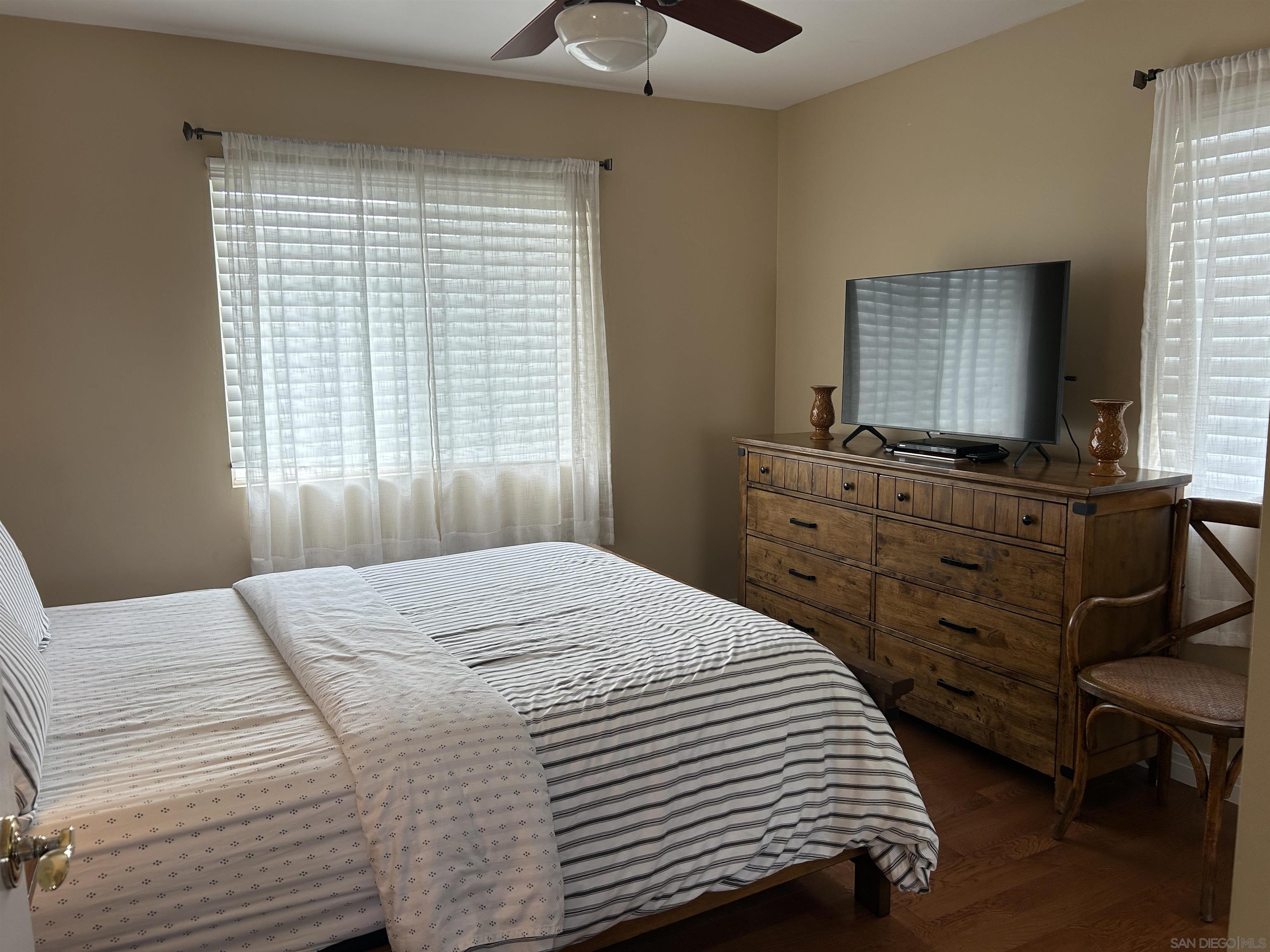 Detail Gallery Image 9 of 24 For 1566  Santa Barbara, San Diego,  CA 92107 - 4 Beds | 3 Baths