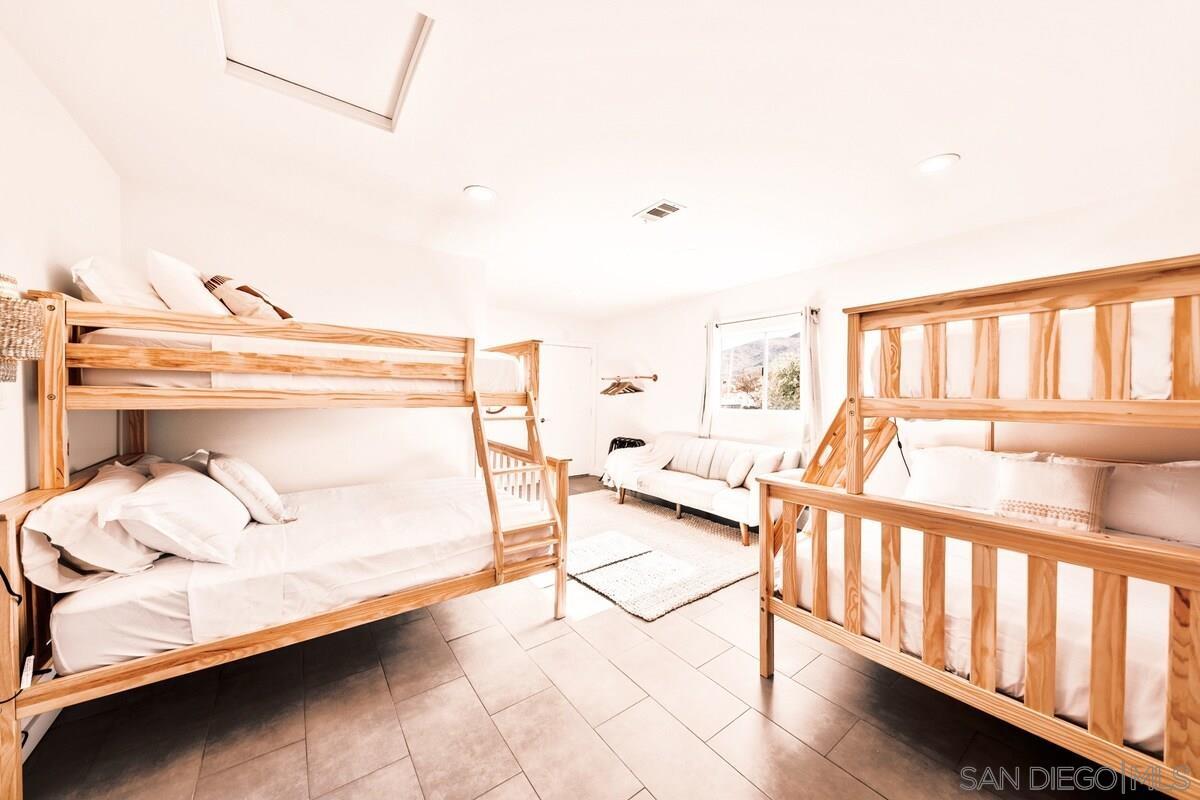 Detail Gallery Image 13 of 28 For 3900  Avenida Tortuga, Joshua Tree,  CA 92252 - 4 Beds | 2 Baths