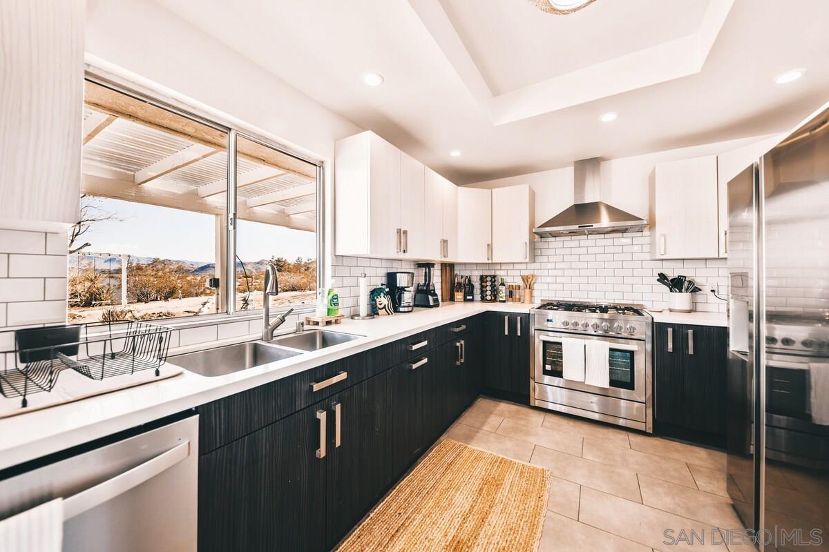 Detail Gallery Image 16 of 28 For 3900  Avenida Tortuga, Joshua Tree,  CA 92252 - 4 Beds | 2 Baths