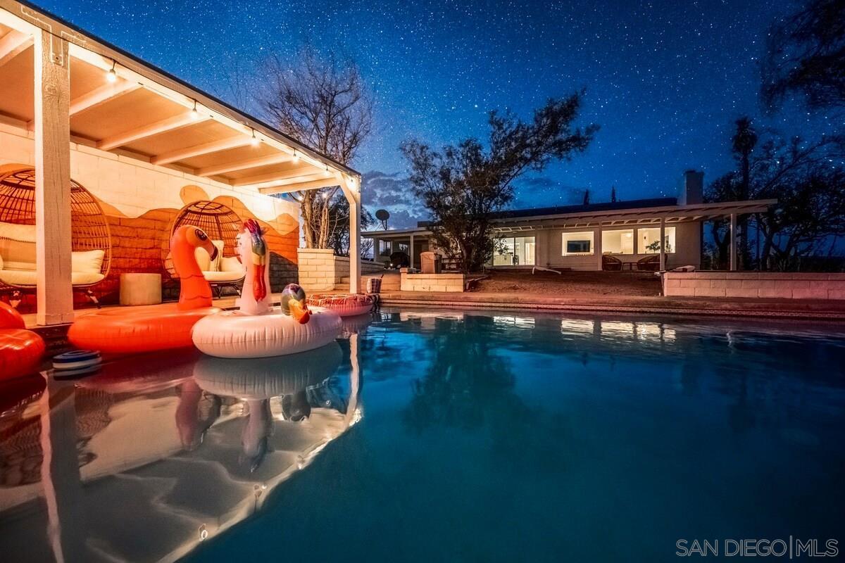 Detail Gallery Image 3 of 28 For 3900  Avenida Tortuga, Joshua Tree,  CA 92252 - 4 Beds | 2 Baths