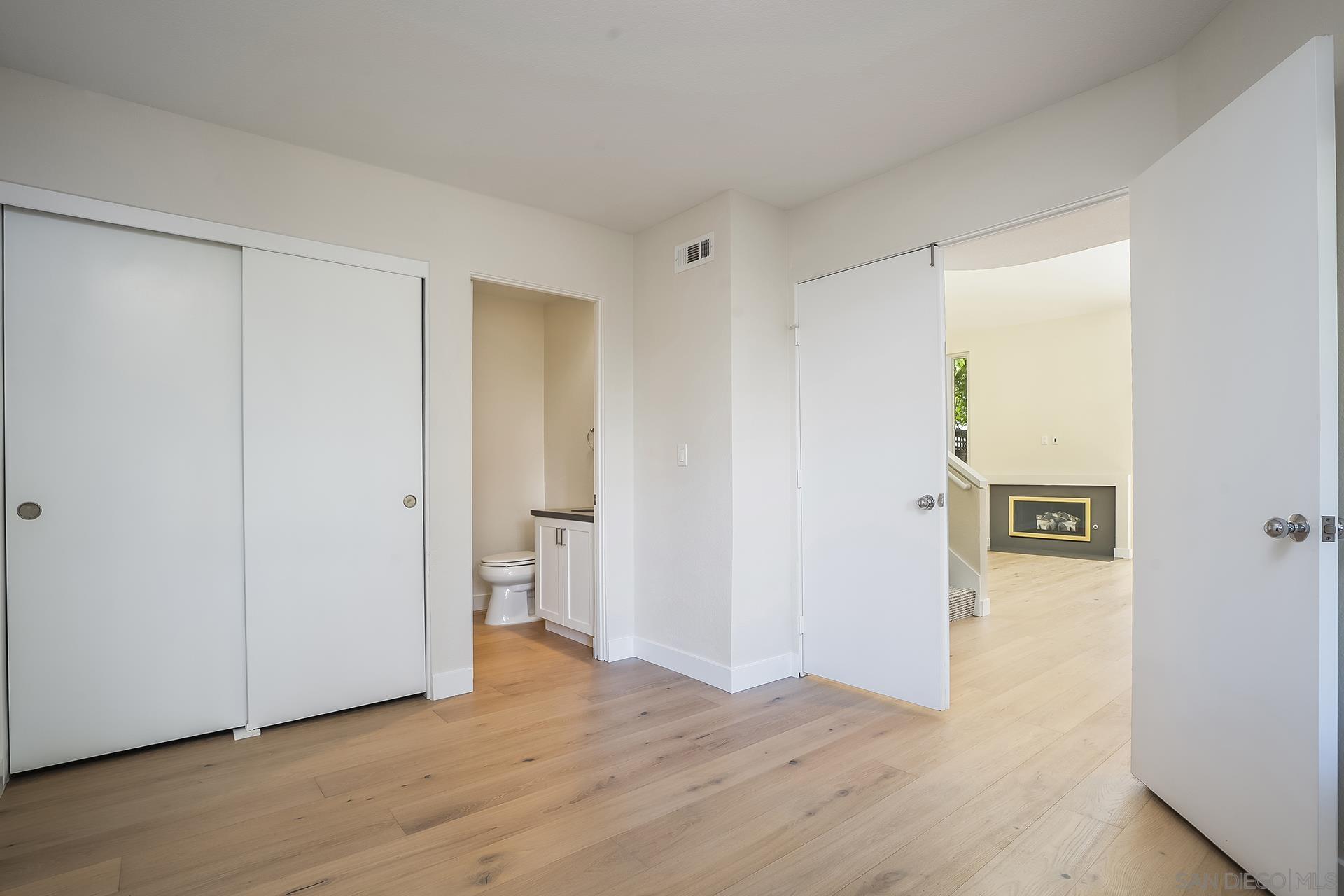 Detail Gallery Image 16 of 35 For 6370  Caminito Del Cervato, San Diego,  CA 92111 - 3 Beds | 3 Baths