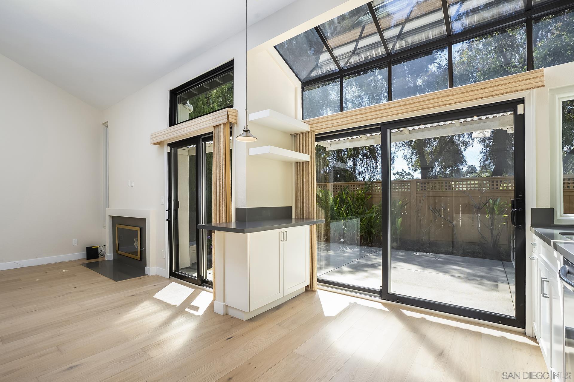 Detail Gallery Image 10 of 35 For 6370  Caminito Del Cervato, San Diego,  CA 92111 - 3 Beds | 3 Baths