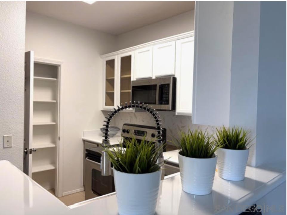Detail Gallery Image 5 of 15 For 3820  Elijah Court 234, San Diego,  CA 92130 - 2 Beds | 2 Baths