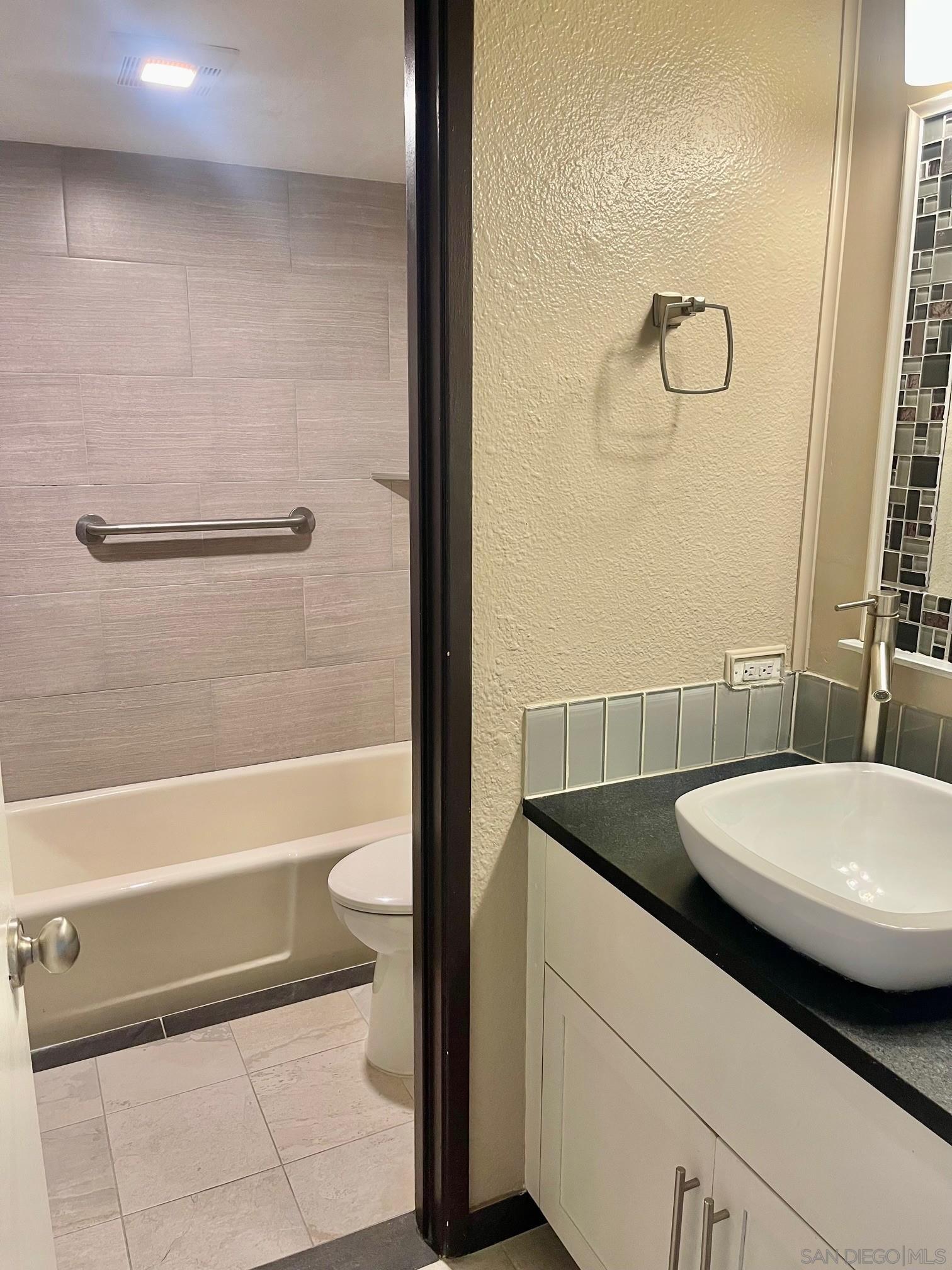 Detail Gallery Image 11 of 20 For 3570  1st Ave  3, San Diego,  CA 92103 - 2 Beds | 2 Baths