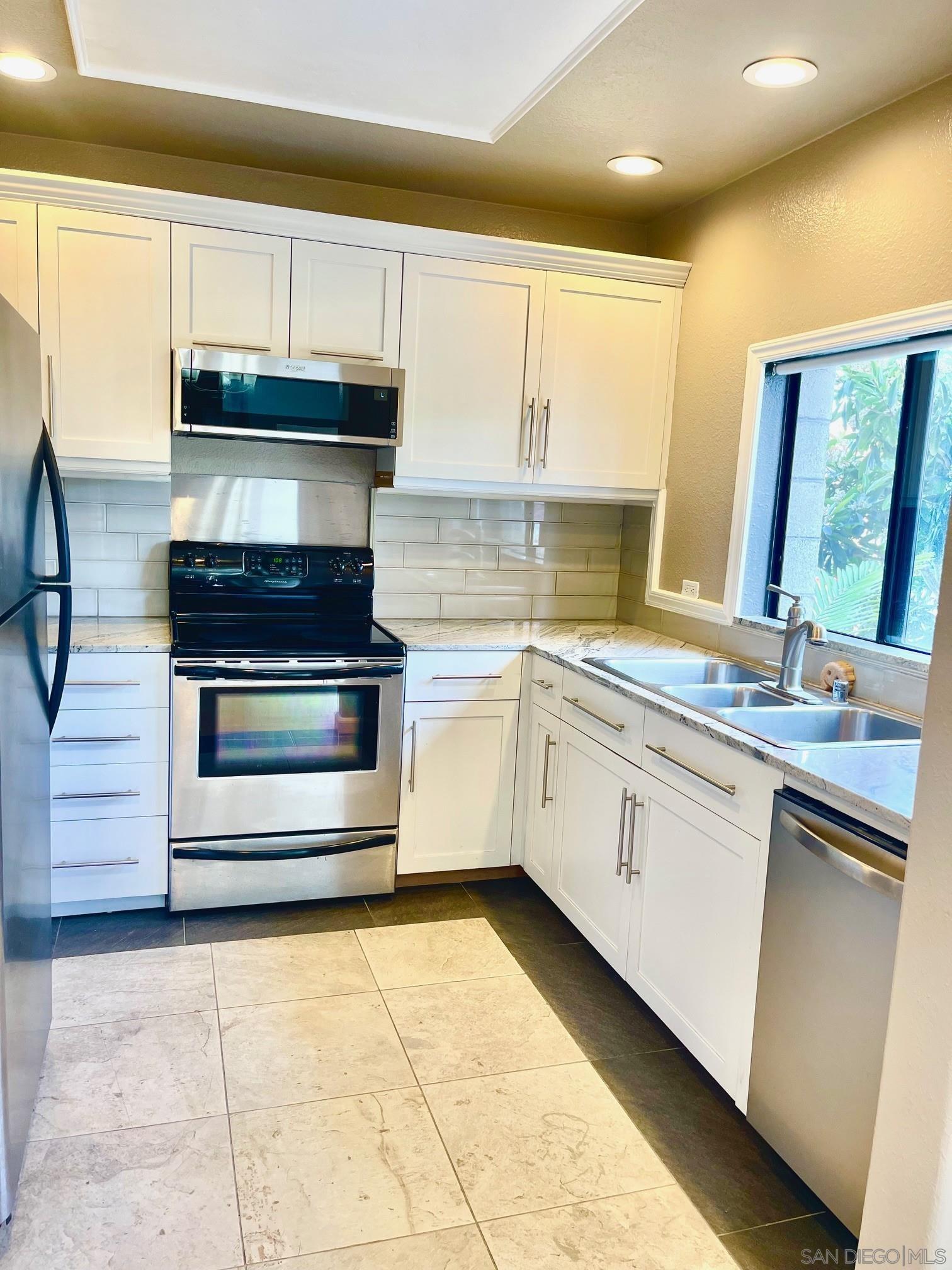 Detail Gallery Image 8 of 20 For 3570  1st Ave  3, San Diego,  CA 92103 - 2 Beds | 2 Baths