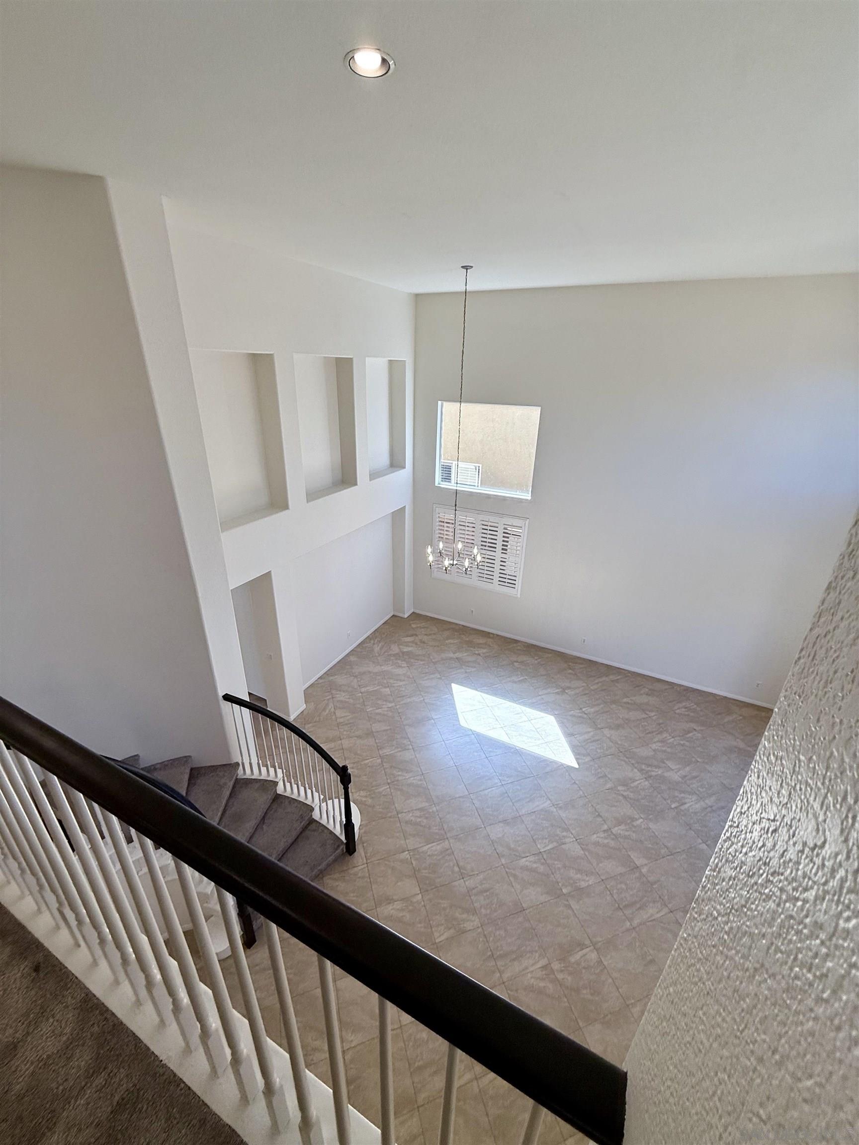 Detail Gallery Image 14 of 18 For 1892  Meeks Bay, Chula Vista,  CA 91913 - 5 Beds | 3 Baths