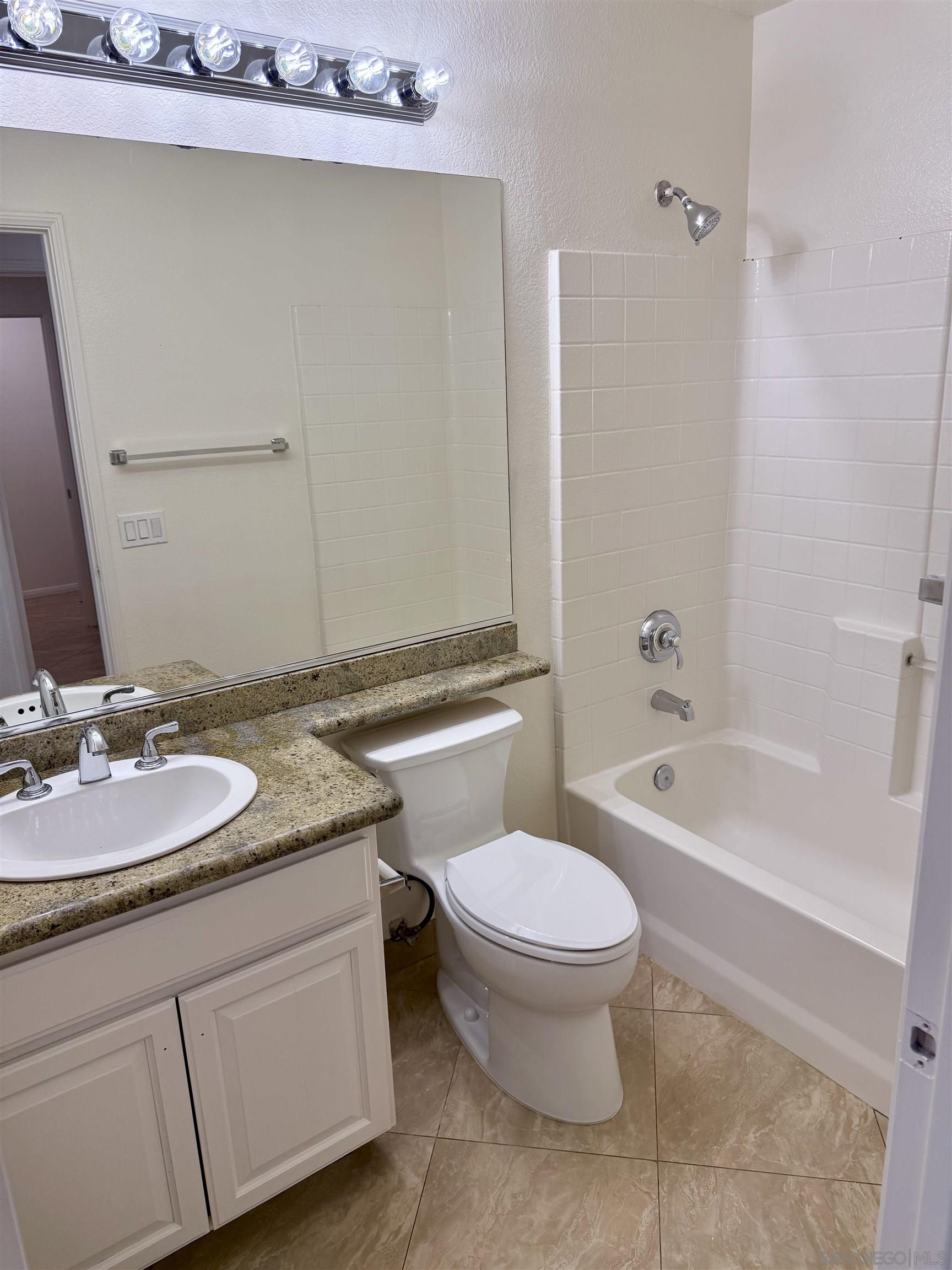 Detail Gallery Image 15 of 18 For 1892  Meeks Bay, Chula Vista,  CA 91913 - 5 Beds | 3 Baths