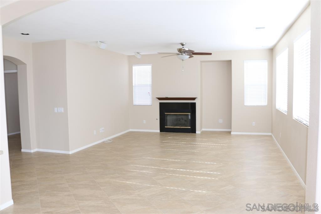 Detail Gallery Image 7 of 18 For 1892  Meeks Bay, Chula Vista,  CA 91913 - 5 Beds | 3 Baths