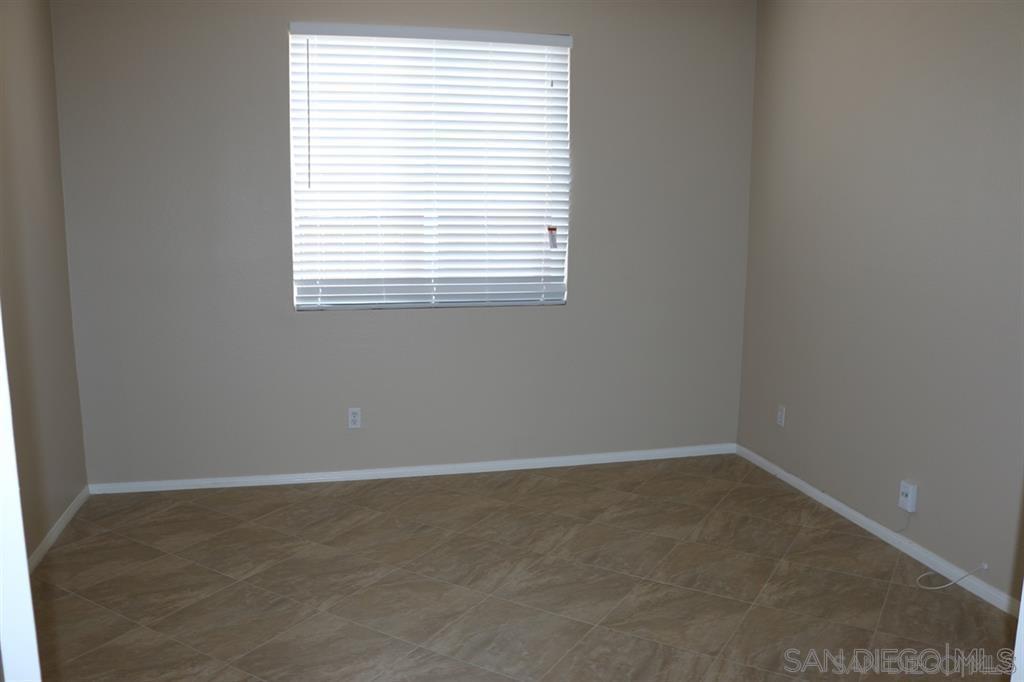 Detail Gallery Image 8 of 18 For 1892  Meeks Bay, Chula Vista,  CA 91913 - 5 Beds | 3 Baths