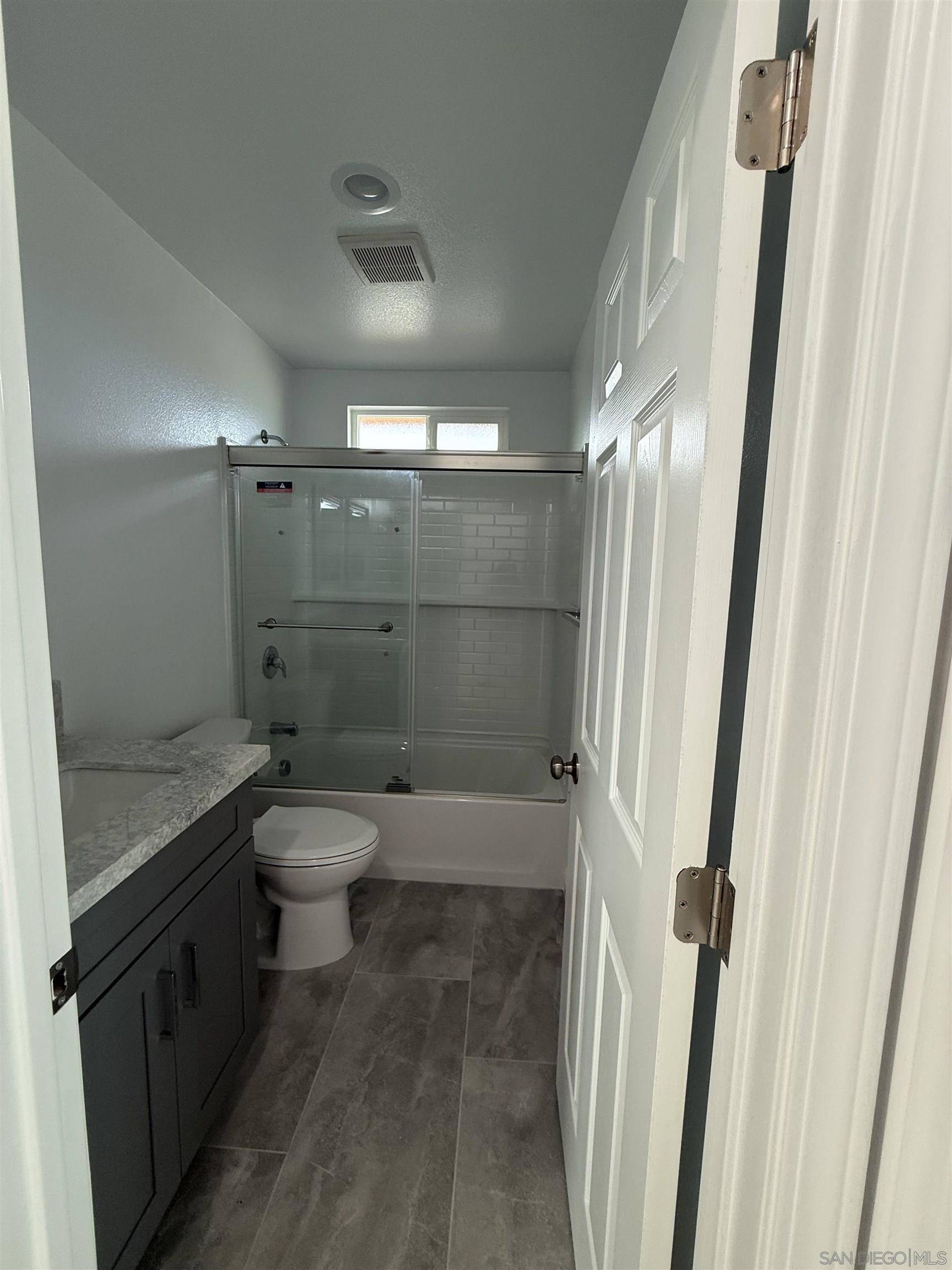 Detail Gallery Image 12 of 15 For 2306  Modesto Street, San Diego,  CA 92105 - 7 Beds | 5 Baths