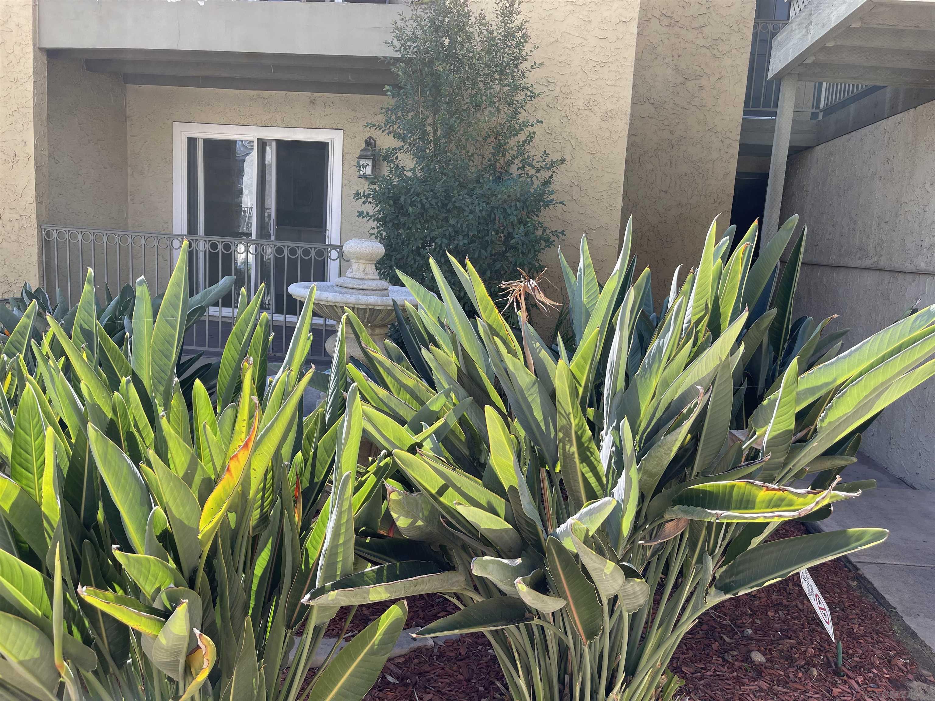 Detail Gallery Image 2 of 11 For 4013  Oakcrest  #3,  San Diego,  CA 92105 - 2 Beds | 2 Baths