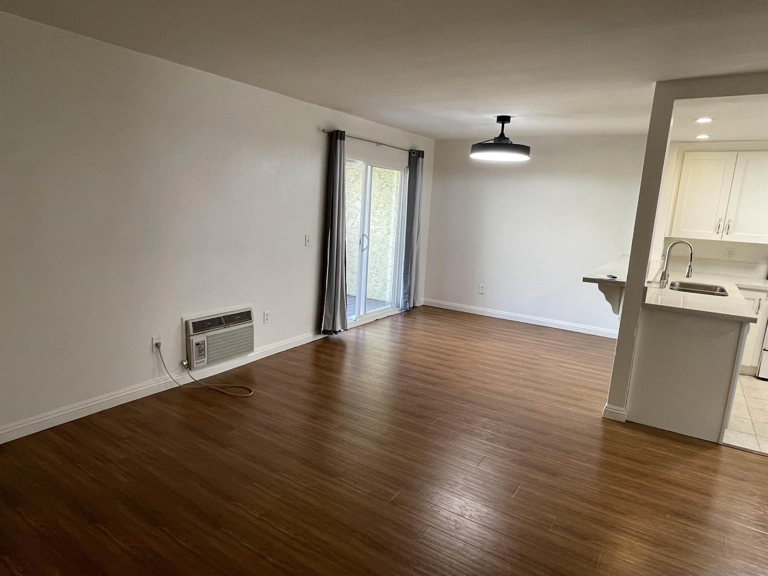 Detail Gallery Image 9 of 11 For 4013  Oakcrest  #3,  San Diego,  CA 92105 - 2 Beds | 2 Baths