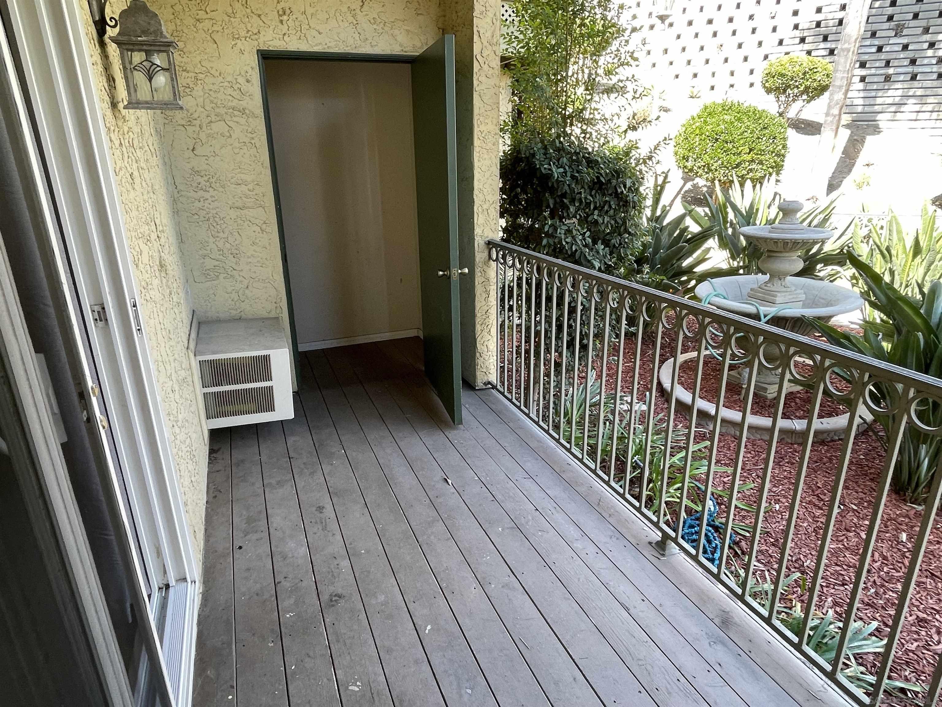 Detail Gallery Image 10 of 11 For 4013  Oakcrest  #3,  San Diego,  CA 92105 - 2 Beds | 2 Baths