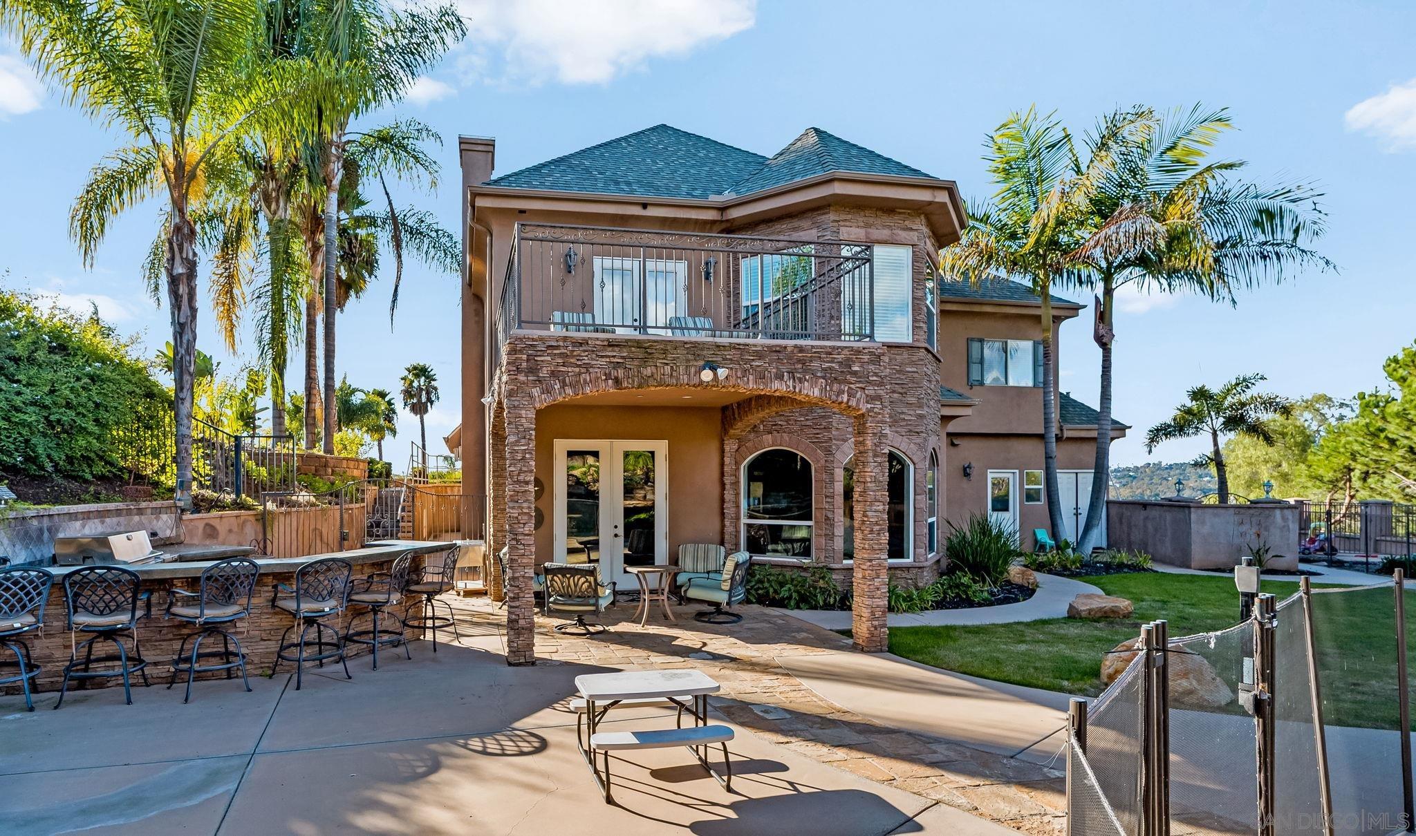 Detail Gallery Image 14 of 69 For 2270  Summit Drive, Escondido,  CA 92025 - 6 Beds | 3/1 Baths