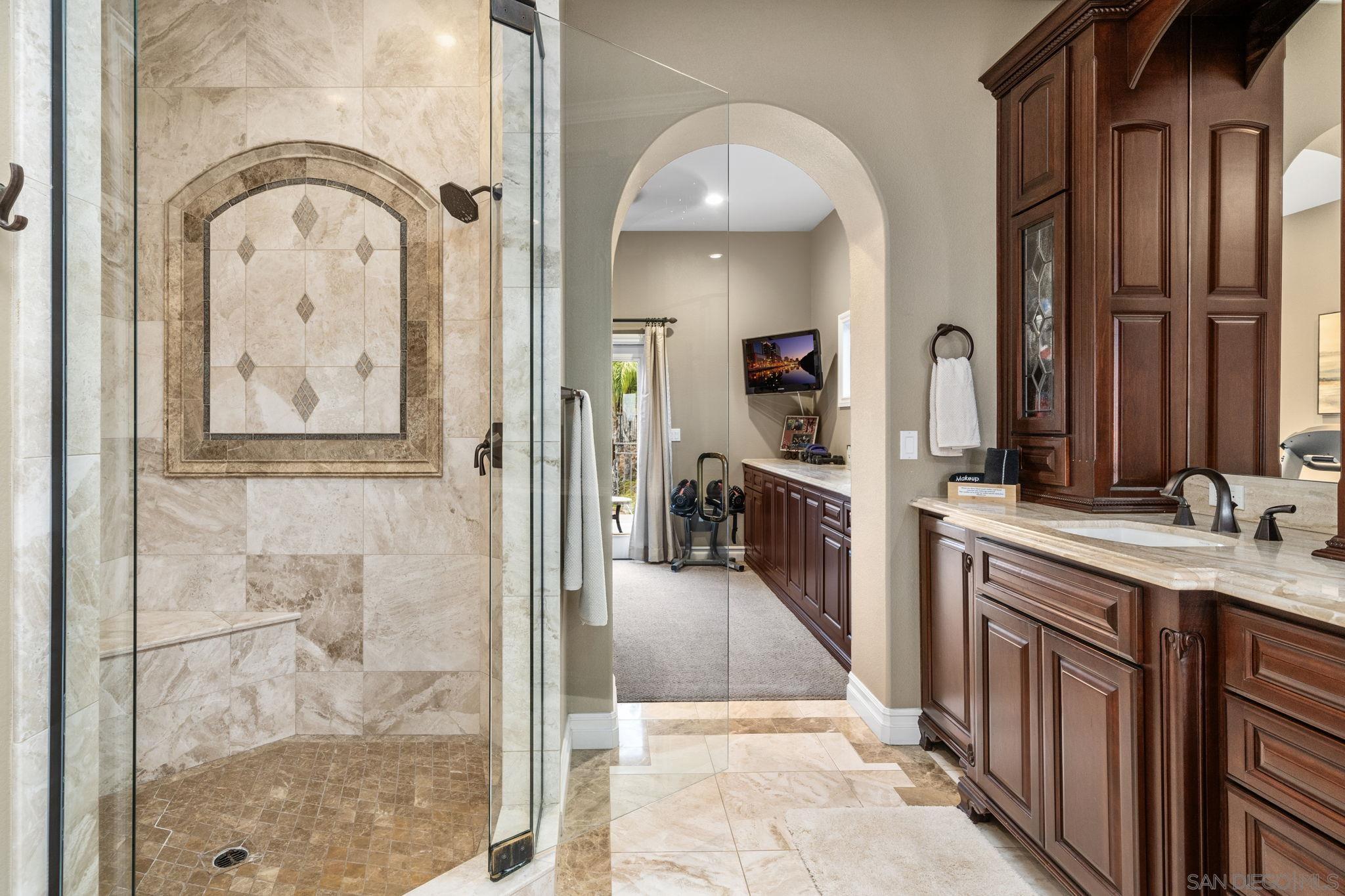 Detail Gallery Image 27 of 69 For 2270  Summit Drive, Escondido,  CA 92025 - 6 Beds | 3/1 Baths
