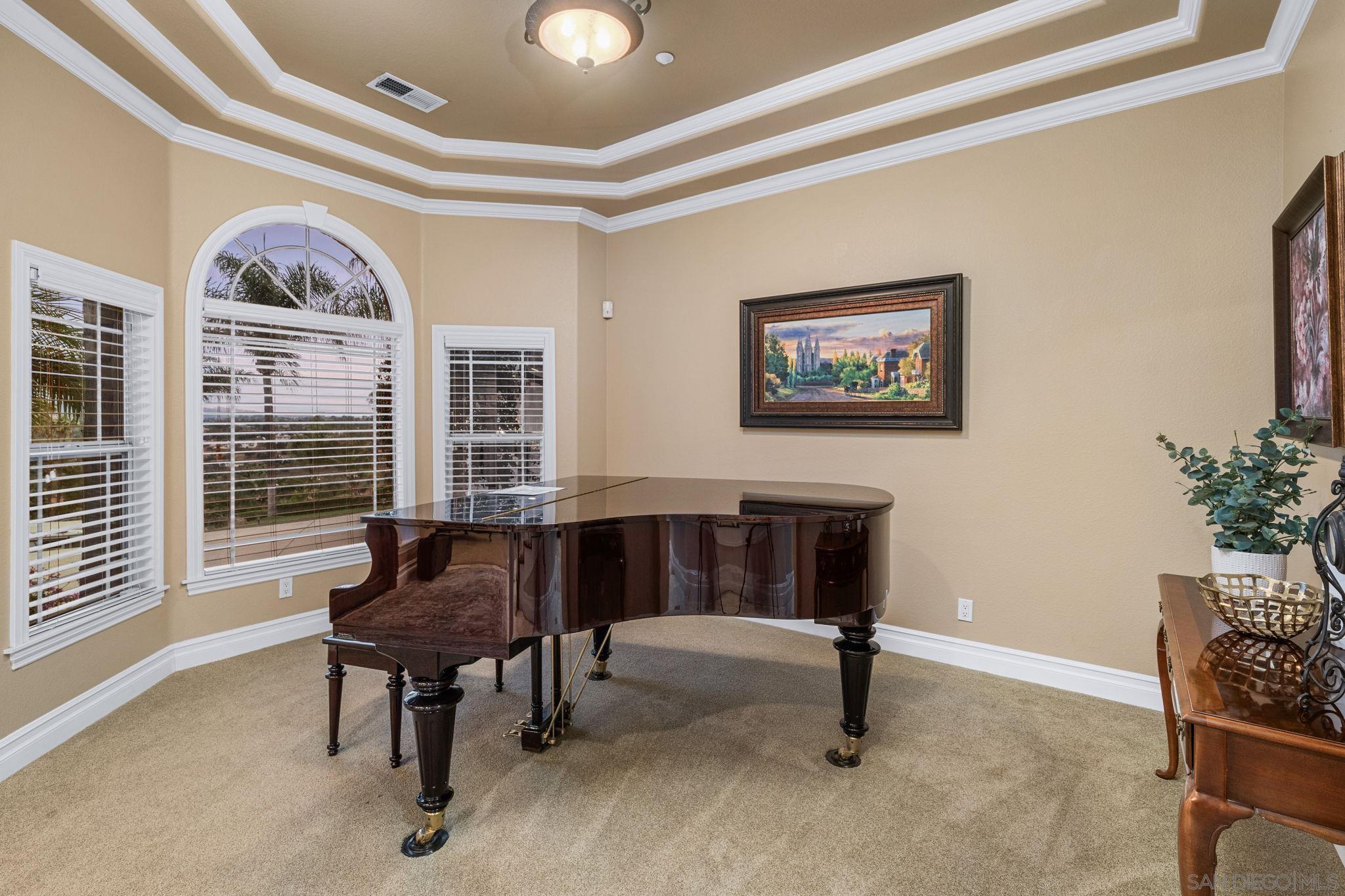 Detail Gallery Image 46 of 69 For 2270  Summit Drive, Escondido,  CA 92025 - 6 Beds | 3/1 Baths