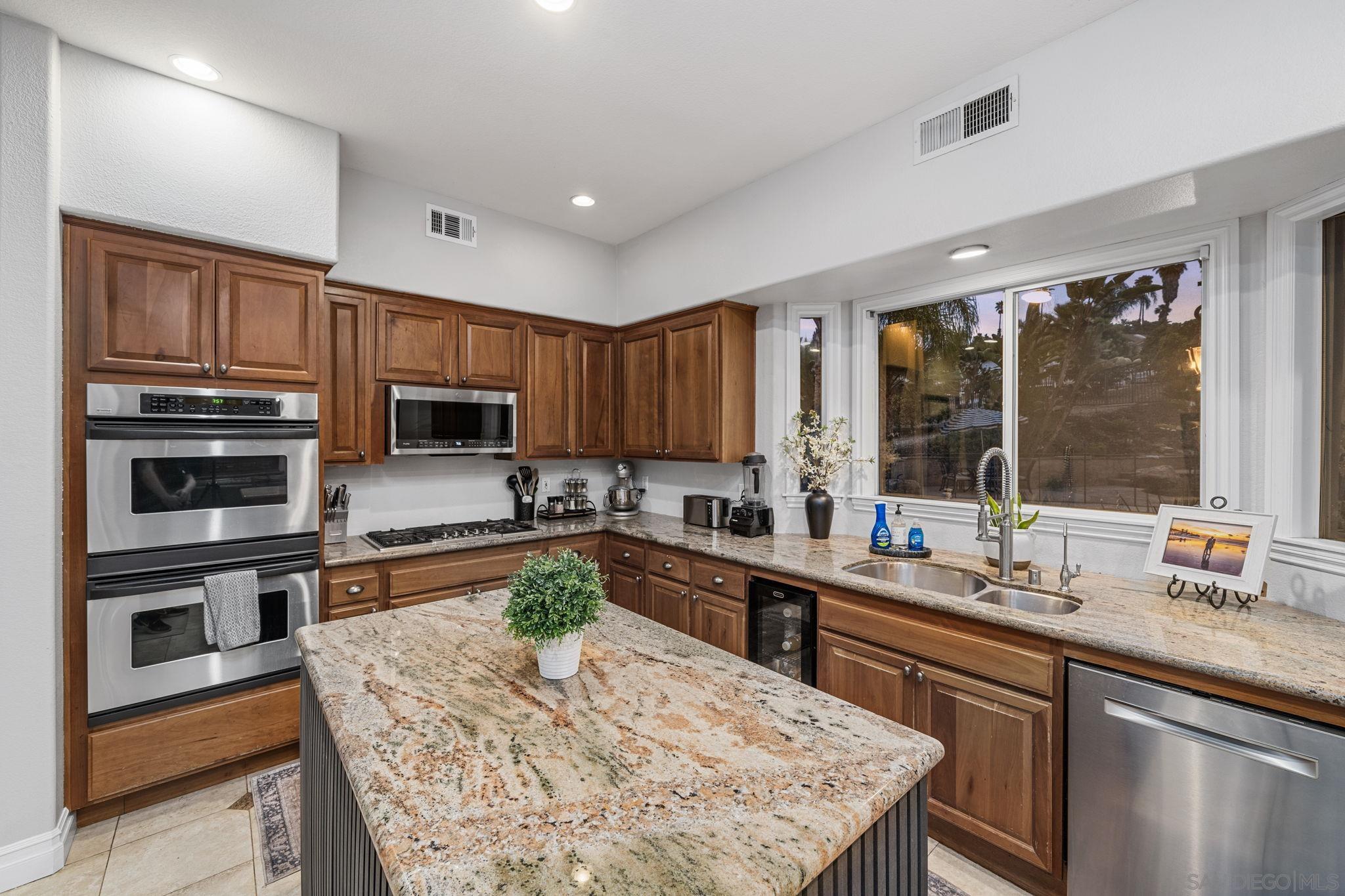 Detail Gallery Image 49 of 69 For 2270  Summit Drive, Escondido,  CA 92025 - 6 Beds | 3/1 Baths