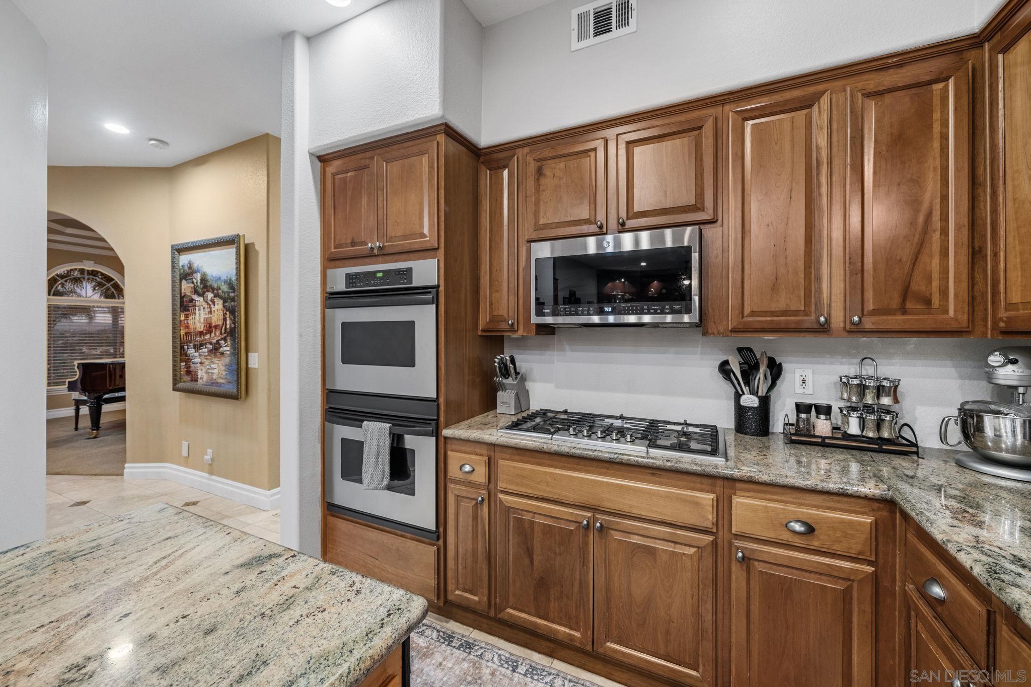 Detail Gallery Image 52 of 69 For 2270  Summit Drive, Escondido,  CA 92025 - 6 Beds | 3/1 Baths