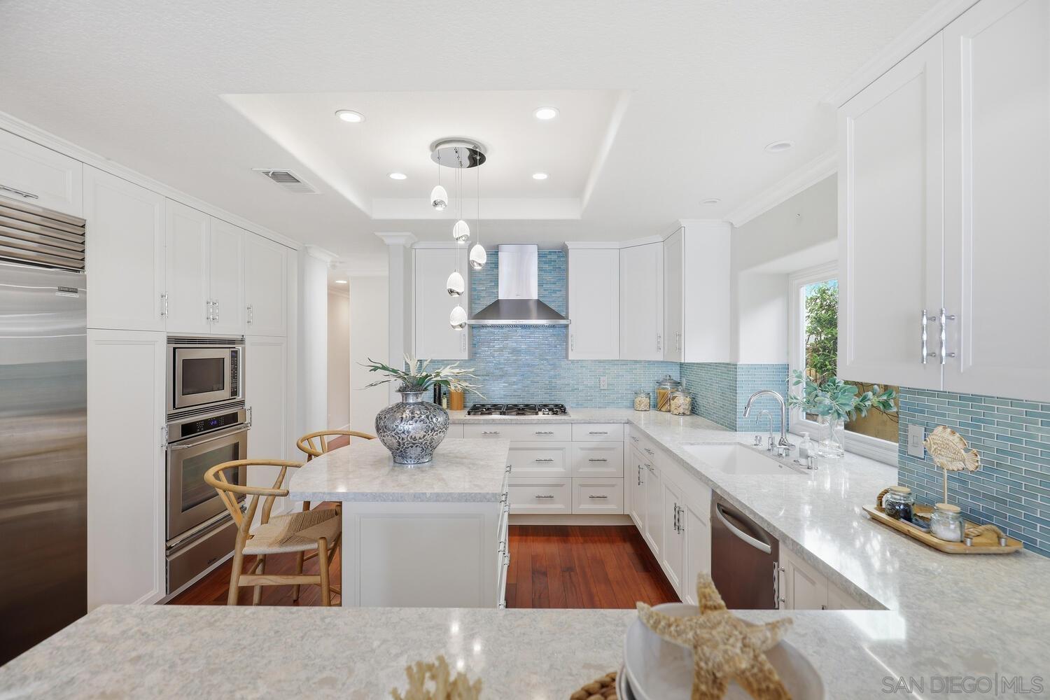 Detail Gallery Image 13 of 47 For 21  Spinnaker Way, Coronado,  CA 92118 - 4 Beds | 3/1 Baths