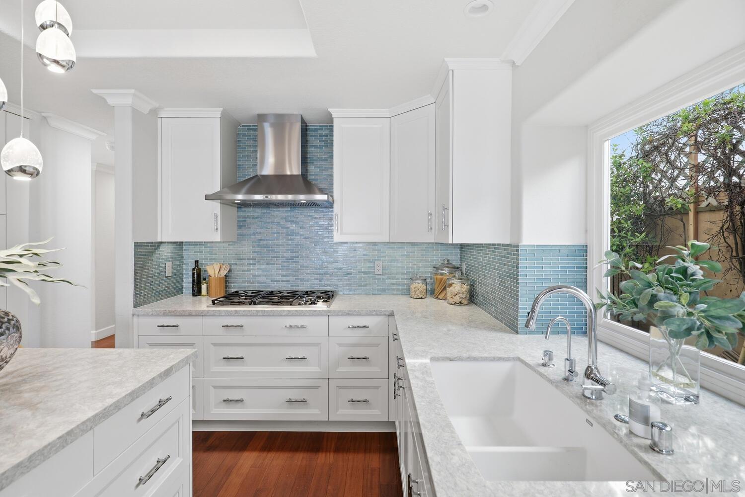 Detail Gallery Image 16 of 47 For 21  Spinnaker Way, Coronado,  CA 92118 - 4 Beds | 3/1 Baths