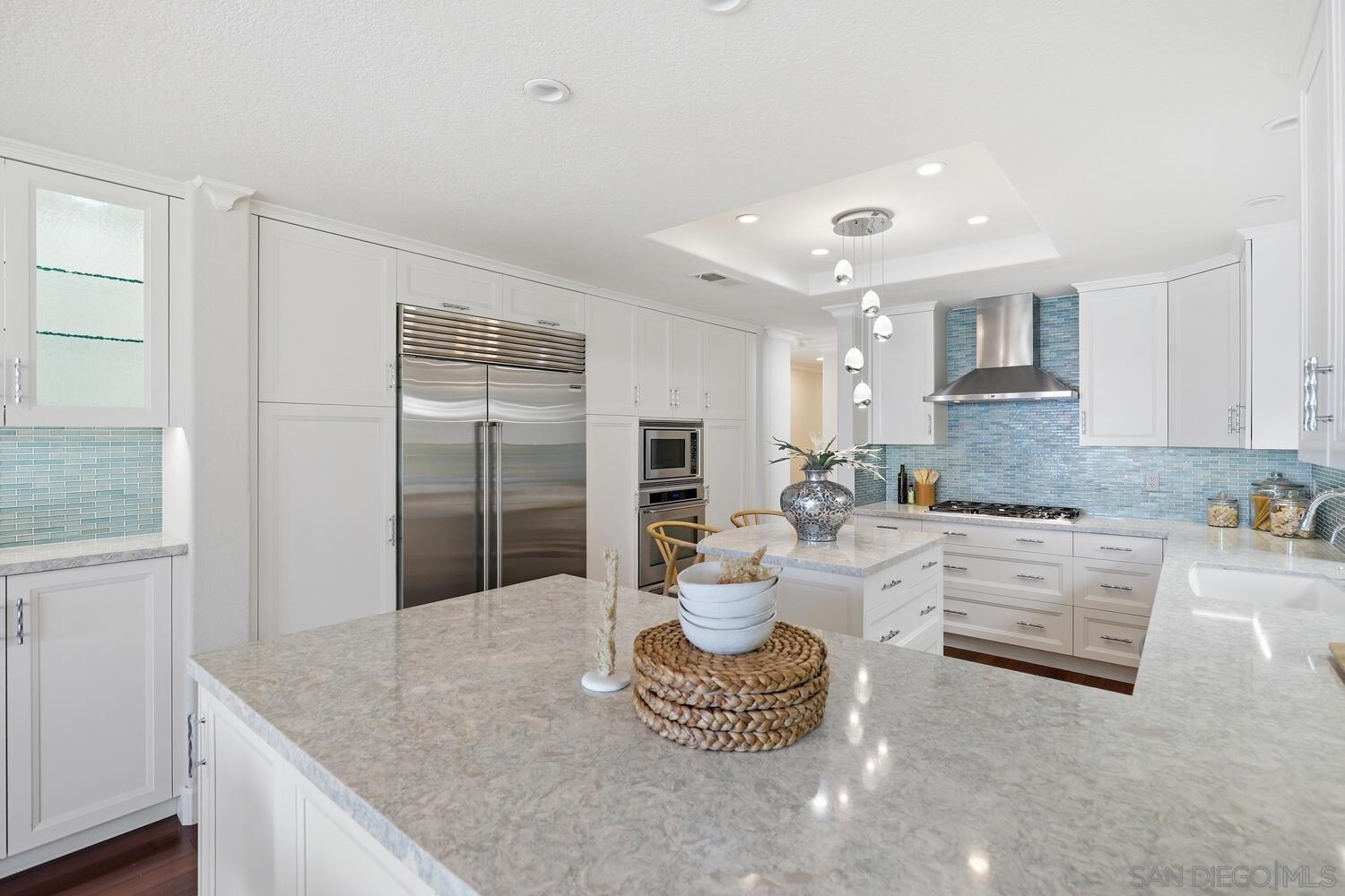 Detail Gallery Image 17 of 47 For 21  Spinnaker Way, Coronado,  CA 92118 - 4 Beds | 3/1 Baths