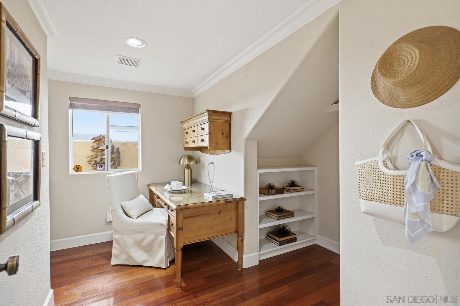 Detail Gallery Image 21 of 47 For 21  Spinnaker Way, Coronado,  CA 92118 - 4 Beds | 3/1 Baths