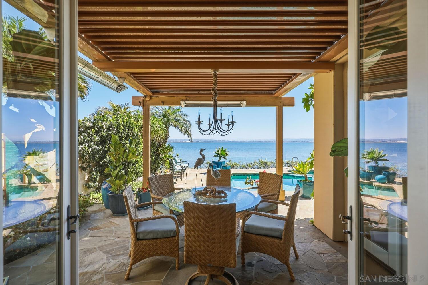 Detail Gallery Image 9 of 47 For 21  Spinnaker Way, Coronado,  CA 92118 - 4 Beds | 3/1 Baths