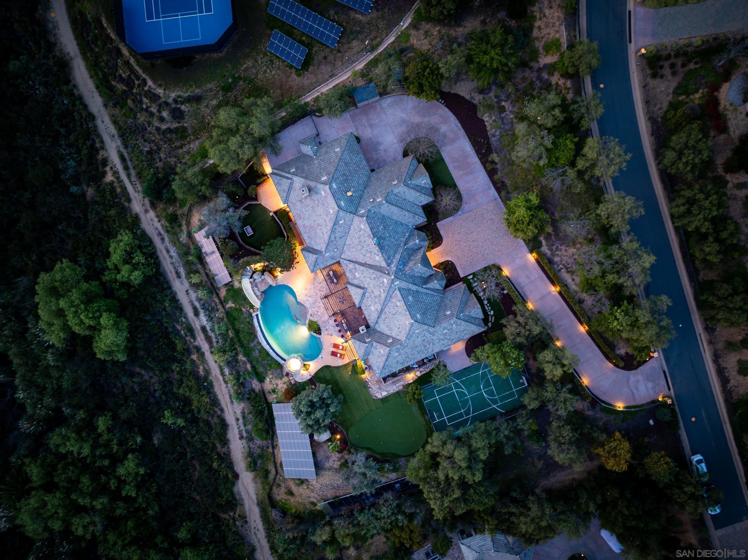 Detail Gallery Image 2 of 51 For 15130  Saddlebrook Ln, Poway,  CA 92064 - 4 Beds | 4/1 Baths