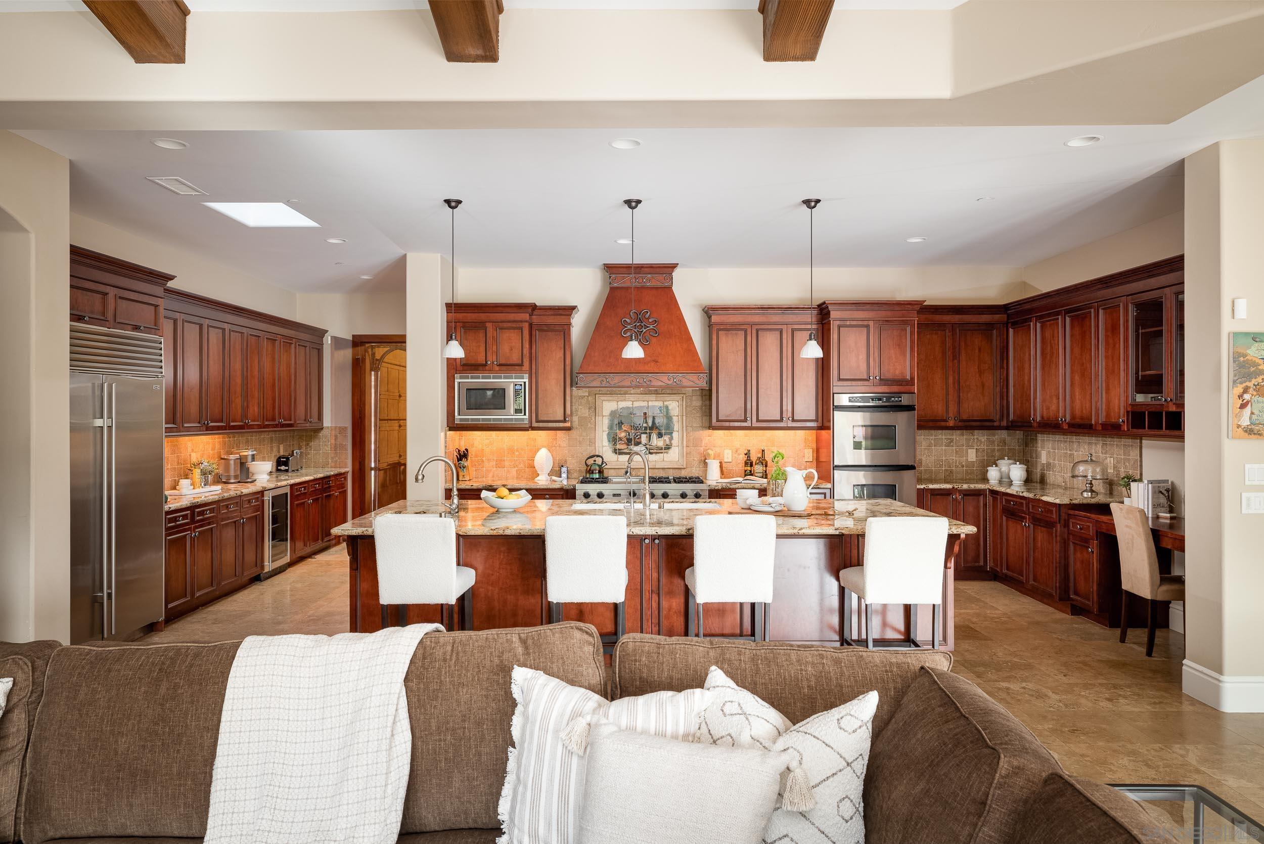 Detail Gallery Image 11 of 51 For 15130  Saddlebrook Ln, Poway,  CA 92064 - 4 Beds | 4/1 Baths