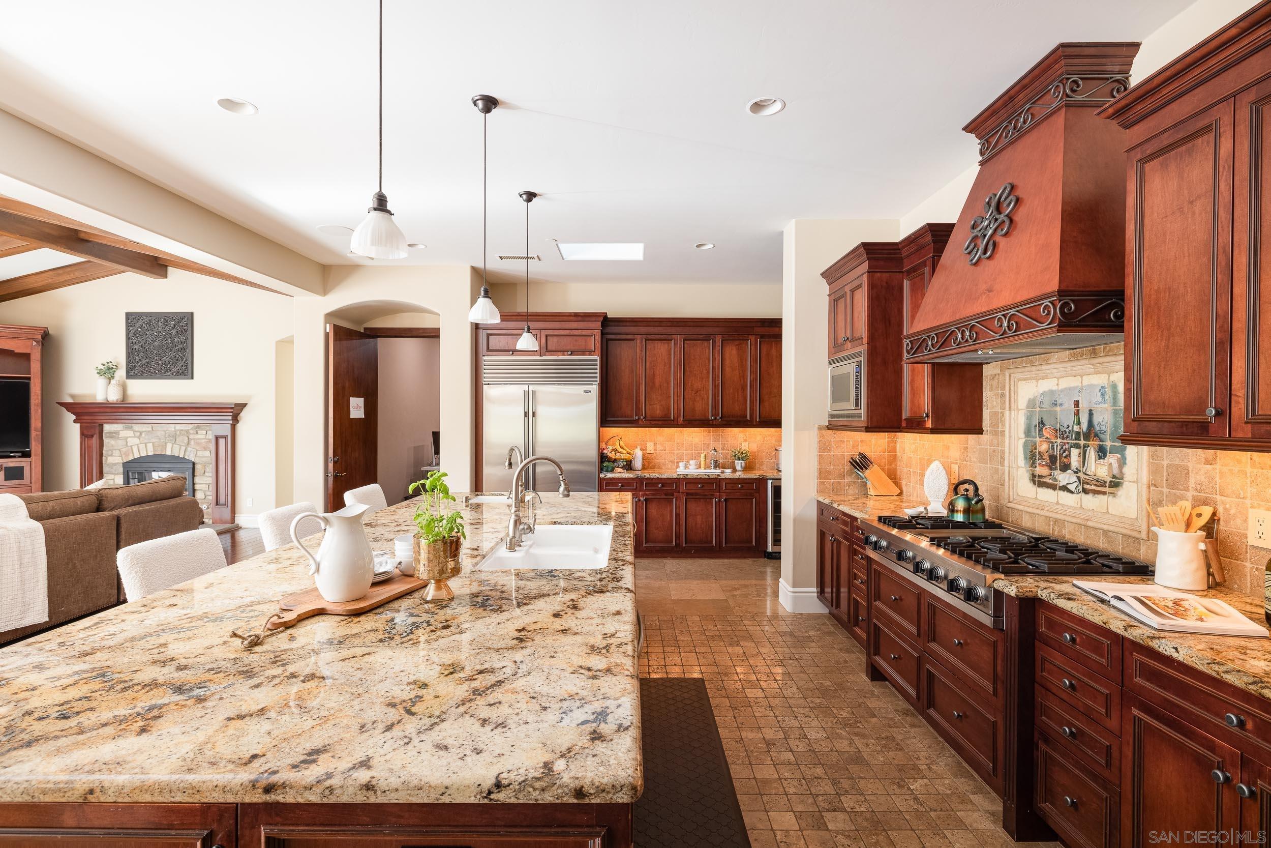 Detail Gallery Image 13 of 51 For 15130  Saddlebrook Ln, Poway,  CA 92064 - 4 Beds | 4/1 Baths