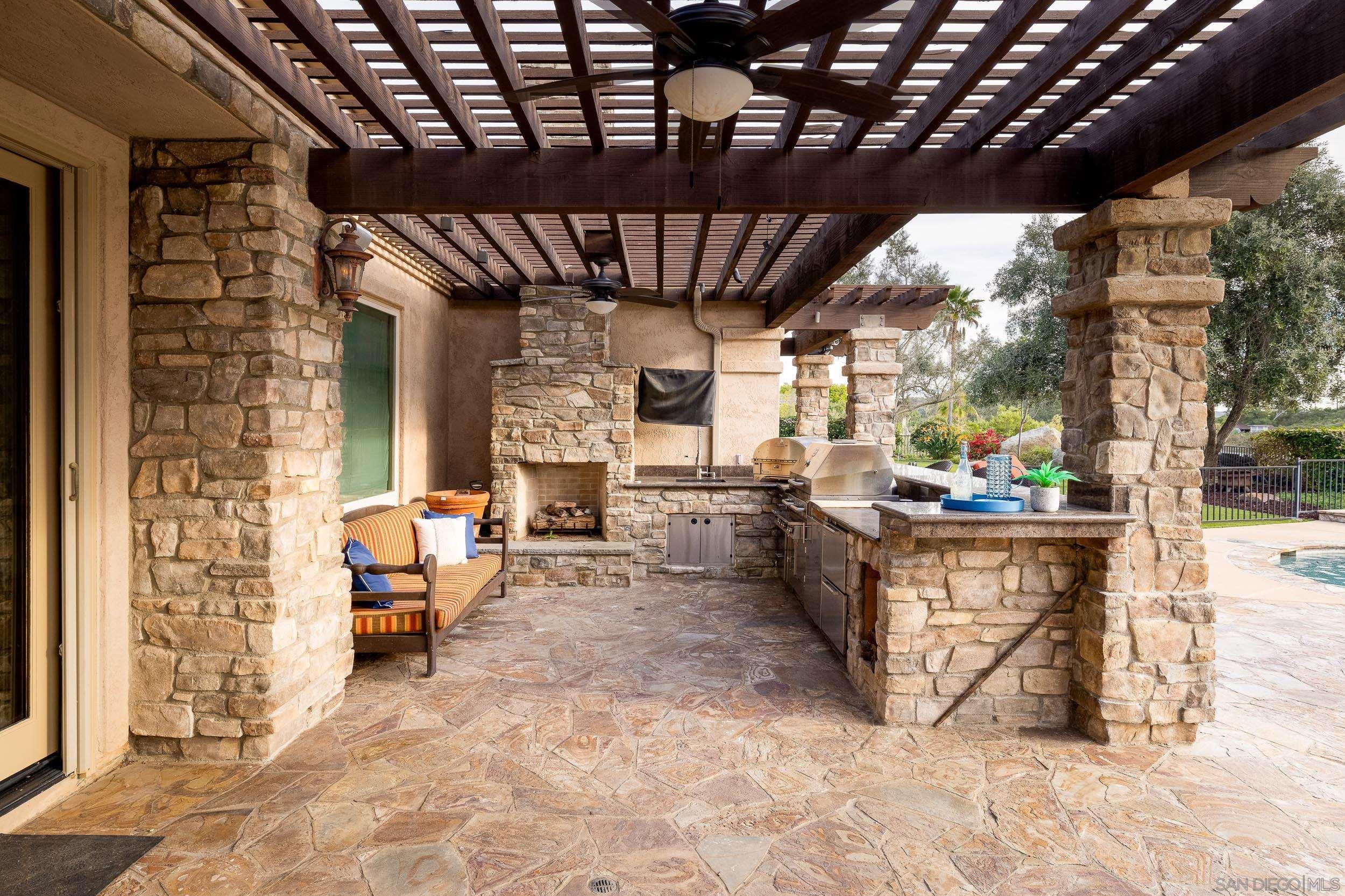 Detail Gallery Image 38 of 51 For 15130  Saddlebrook Ln, Poway,  CA 92064 - 4 Beds | 4/1 Baths