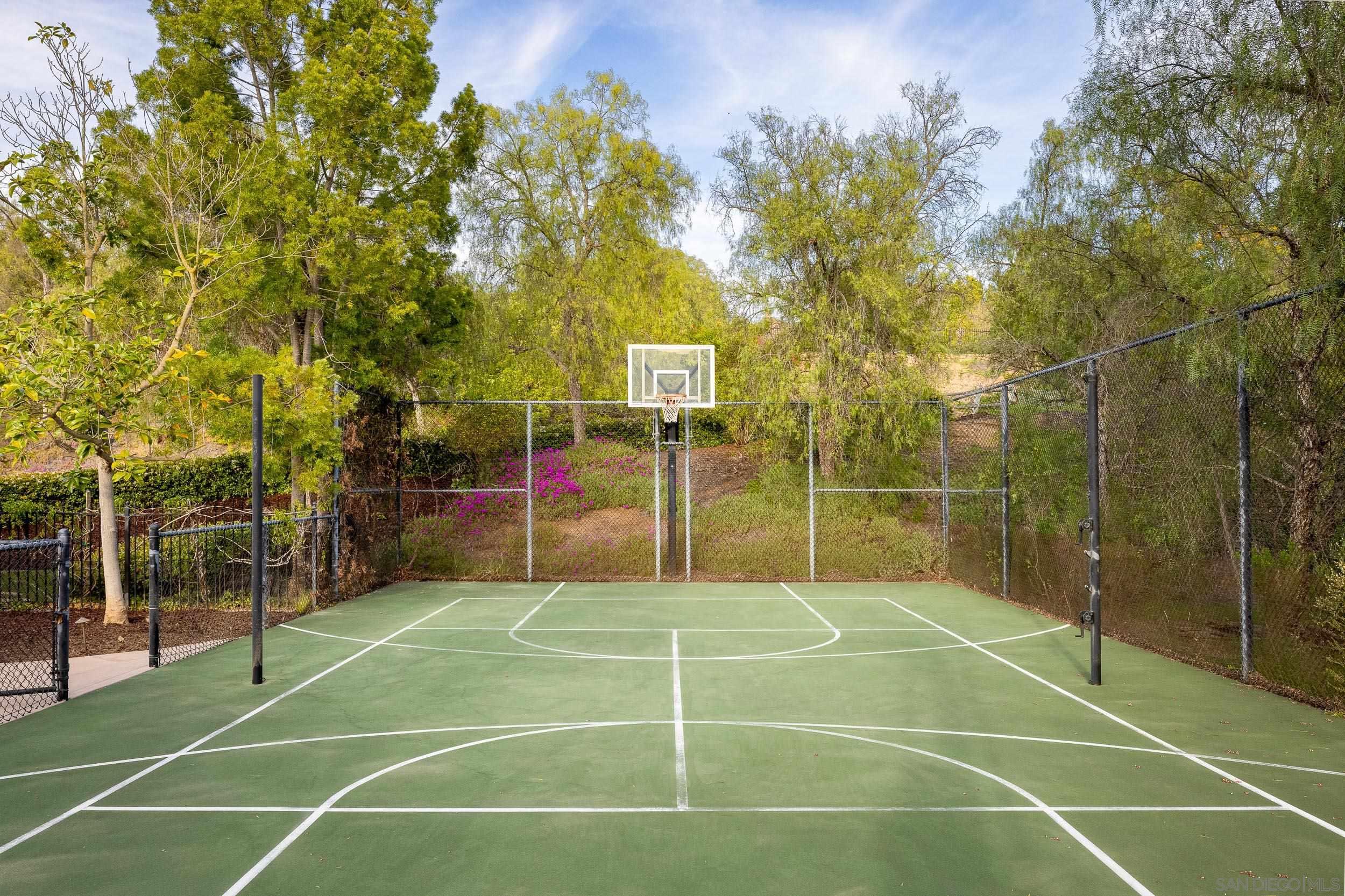 Detail Gallery Image 43 of 51 For 15130  Saddlebrook Ln, Poway,  CA 92064 - 4 Beds | 4/1 Baths