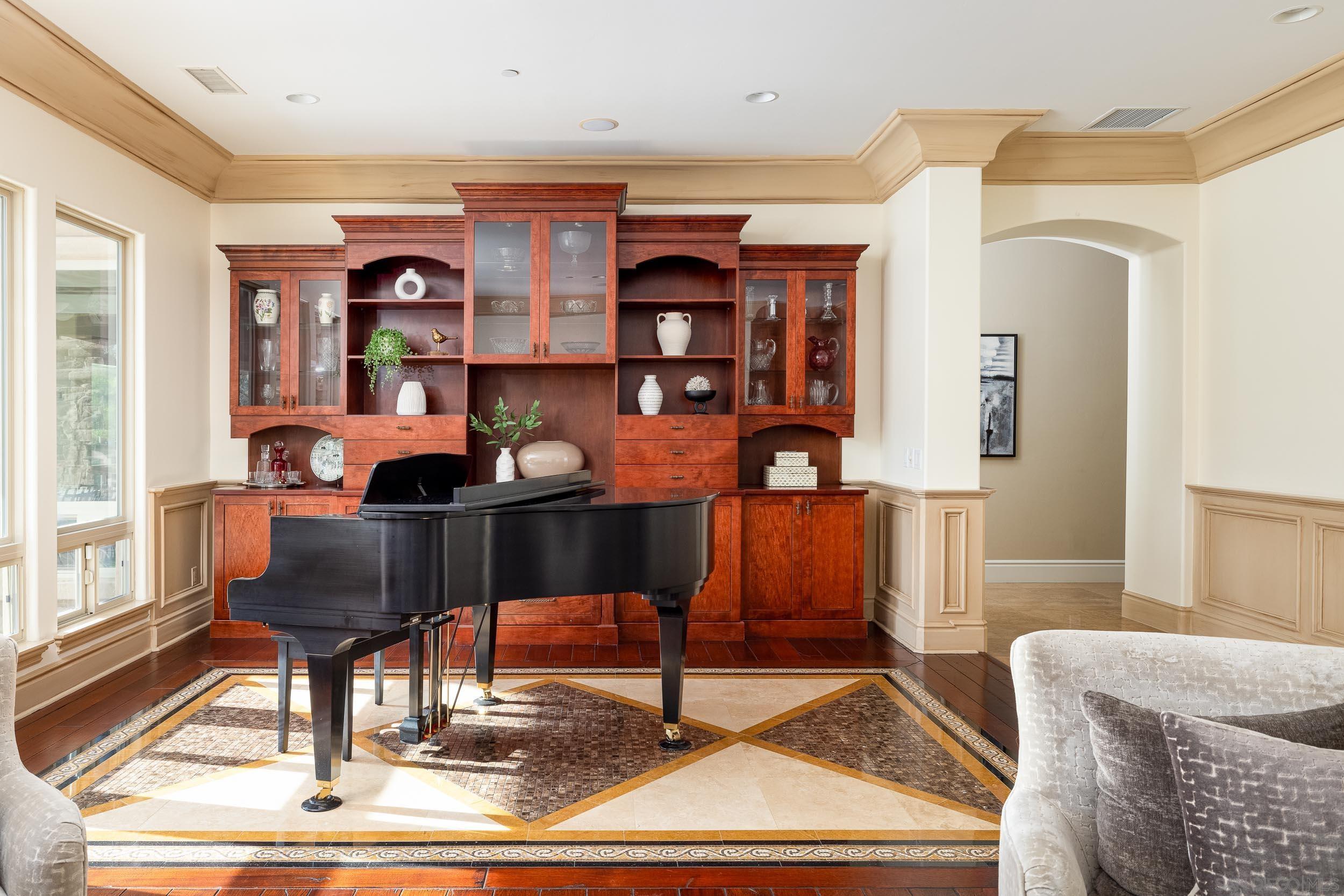 Detail Gallery Image 7 of 51 For 15130  Saddlebrook Ln, Poway,  CA 92064 - 4 Beds | 4/1 Baths