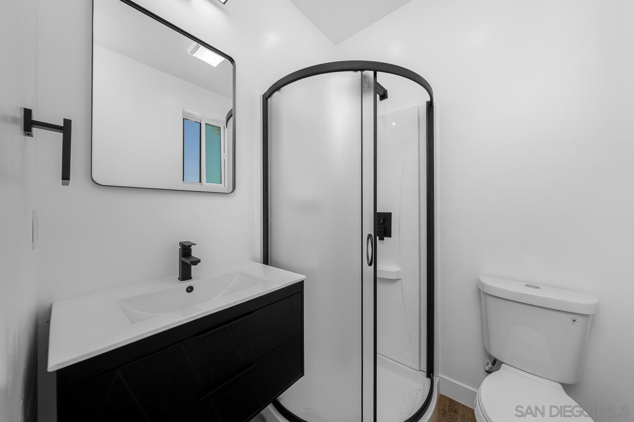 Detail Gallery Image 37 of 74 For 4128-32  Thorn St, San Diego,  CA 92105 - 6 Beds | 5/2 Baths