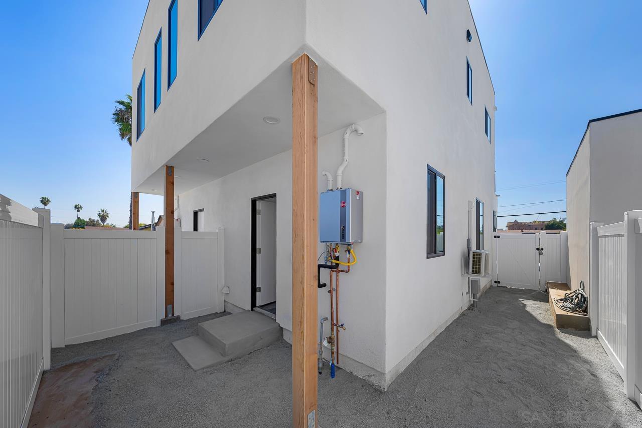 Detail Gallery Image 40 of 74 For 4128-32  Thorn St, San Diego,  CA 92105 - 6 Beds | 5/2 Baths