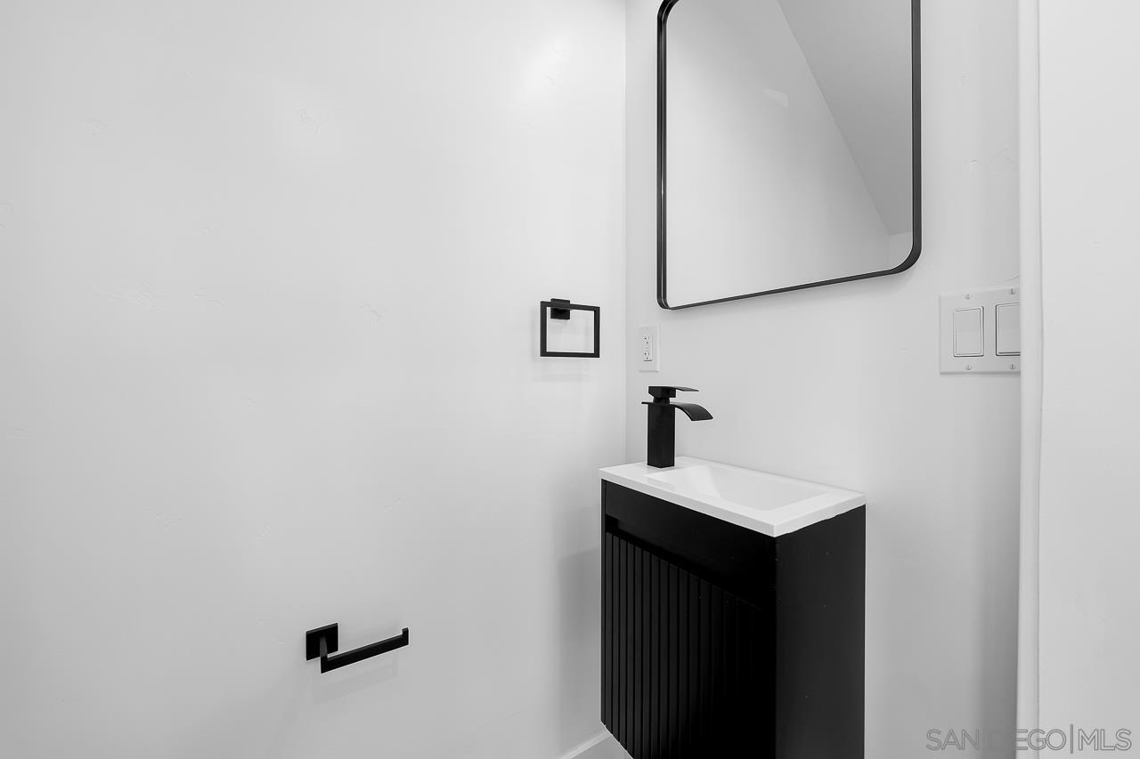 Detail Gallery Image 57 of 74 For 4128-32  Thorn St, San Diego,  CA 92105 - 6 Beds | 5/2 Baths