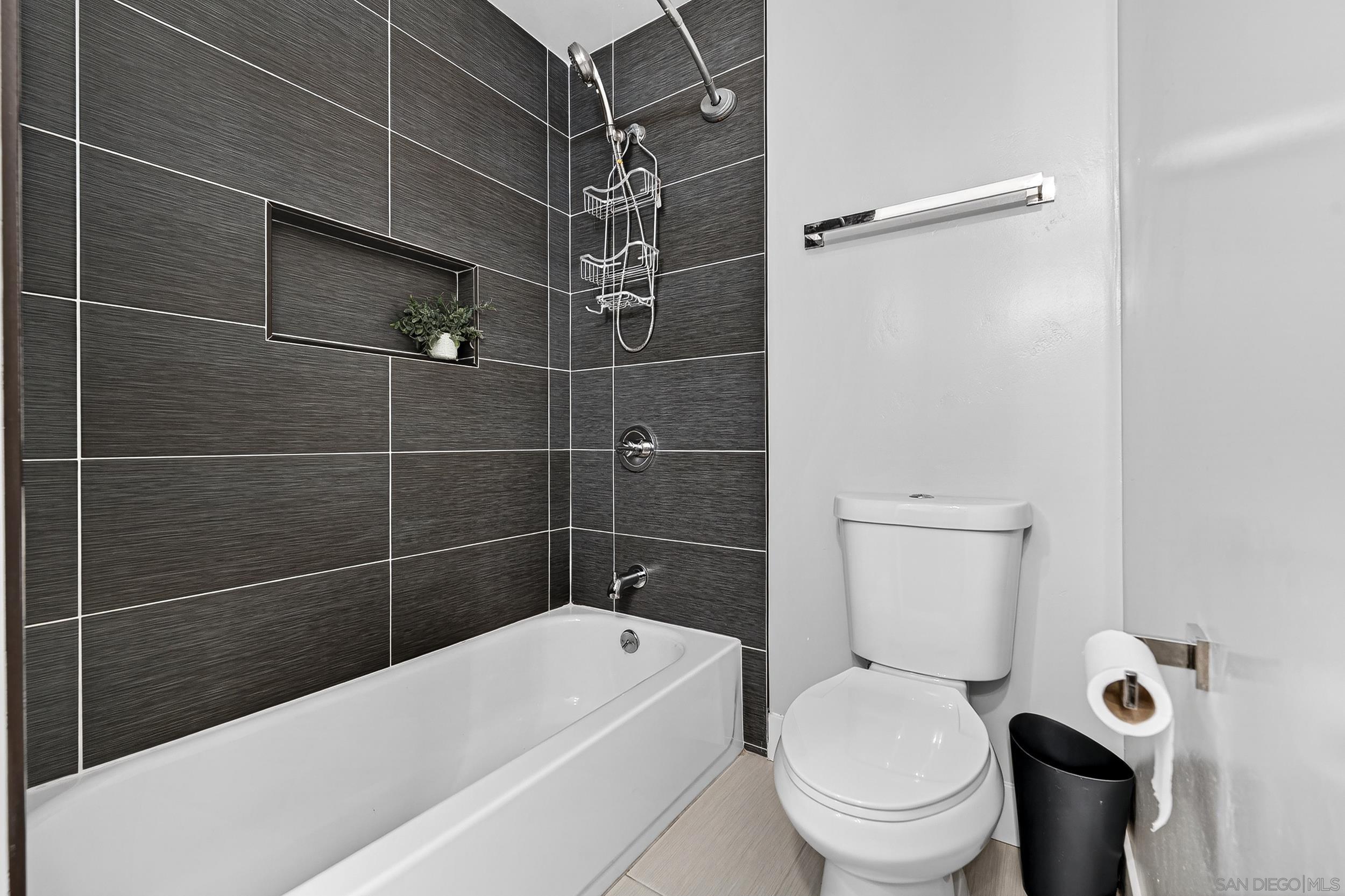 Detail Gallery Image 19 of 42 For 7756  Lake Adlon Dr, San Diego,  CA 92119 - 3 Beds | 2 Baths